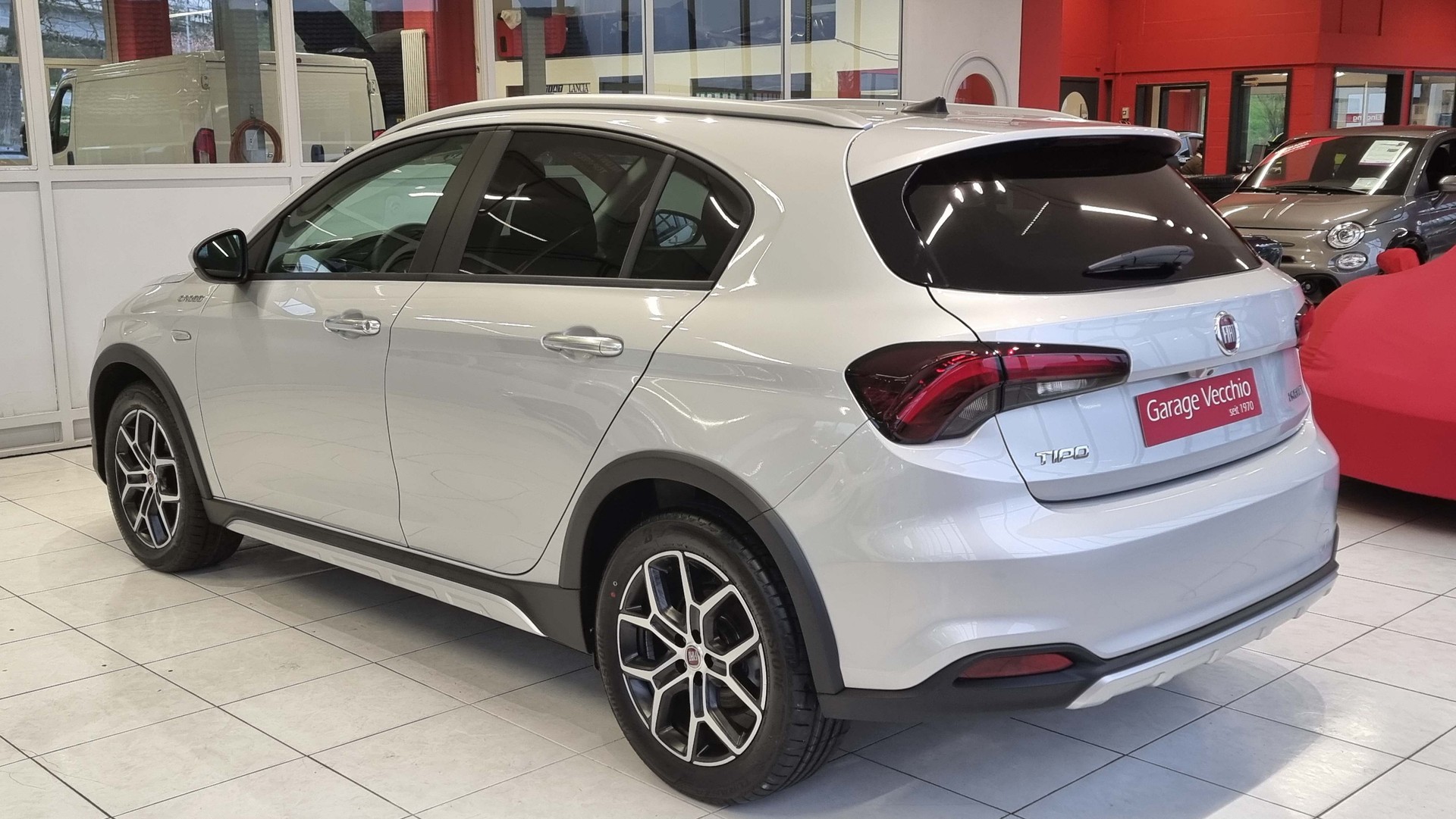 FIAT Tipo 1.5 Hybrid Cross-image-3