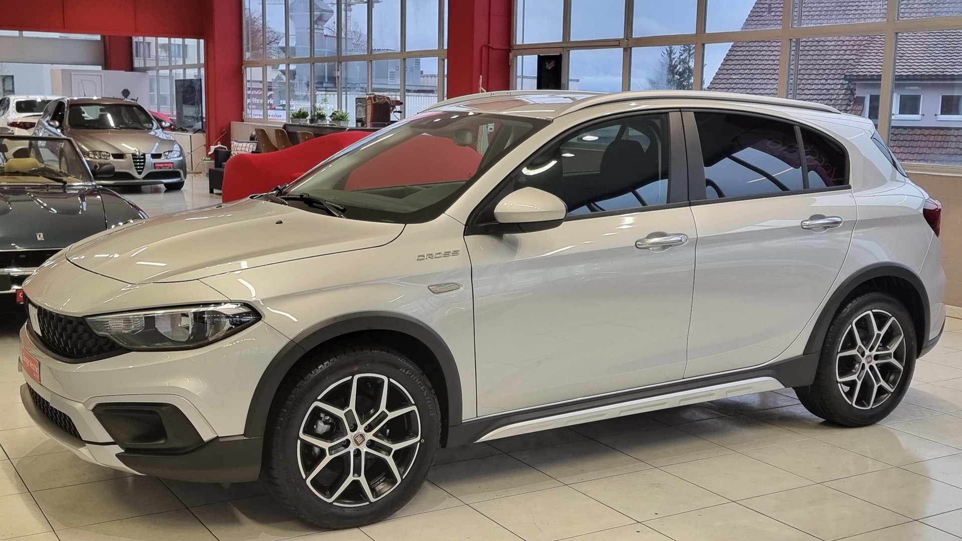 FIAT Tipo 1.5 Hybrid Cross-image-1