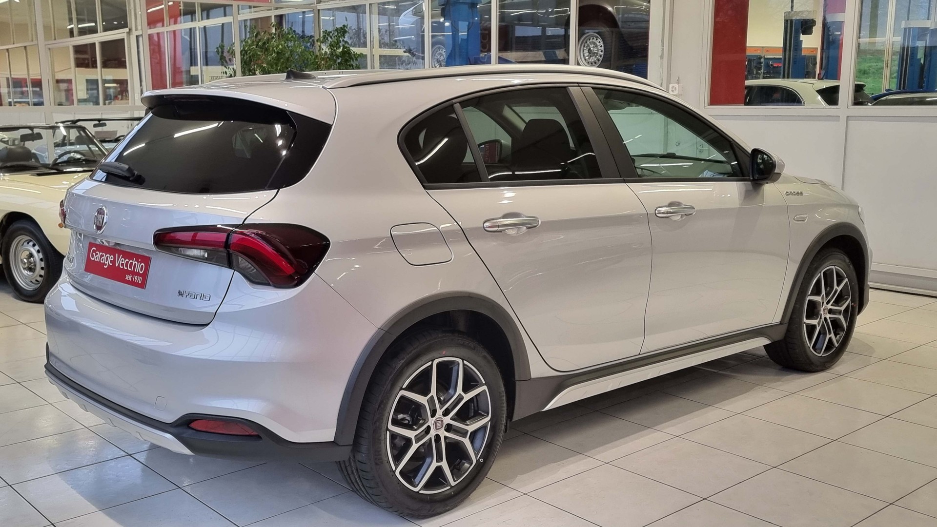 FIAT Tipo 1.5 Hybrid Cross-image-4