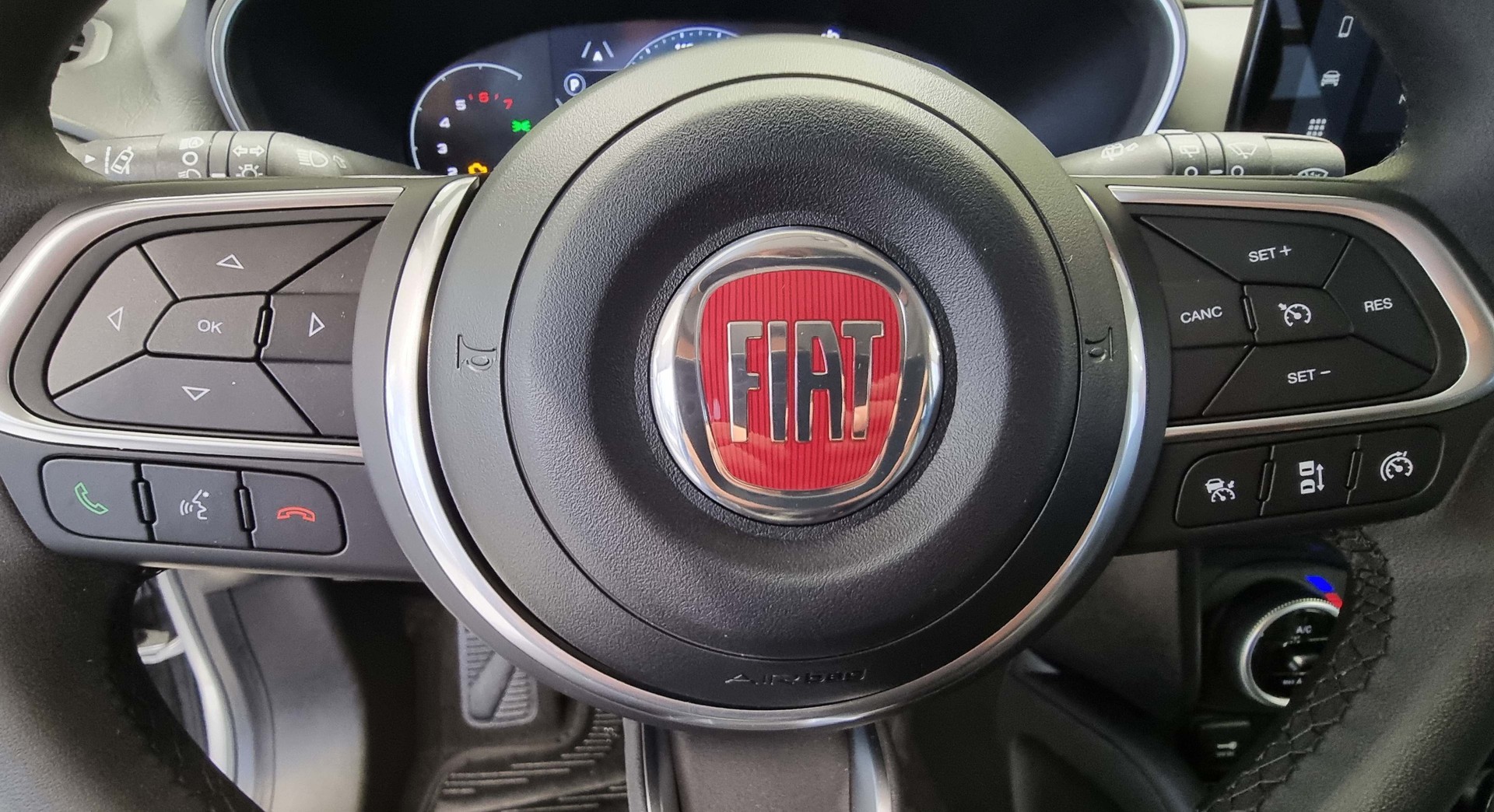 FIAT Tipo 1.5 Hybrid Cross-image-7