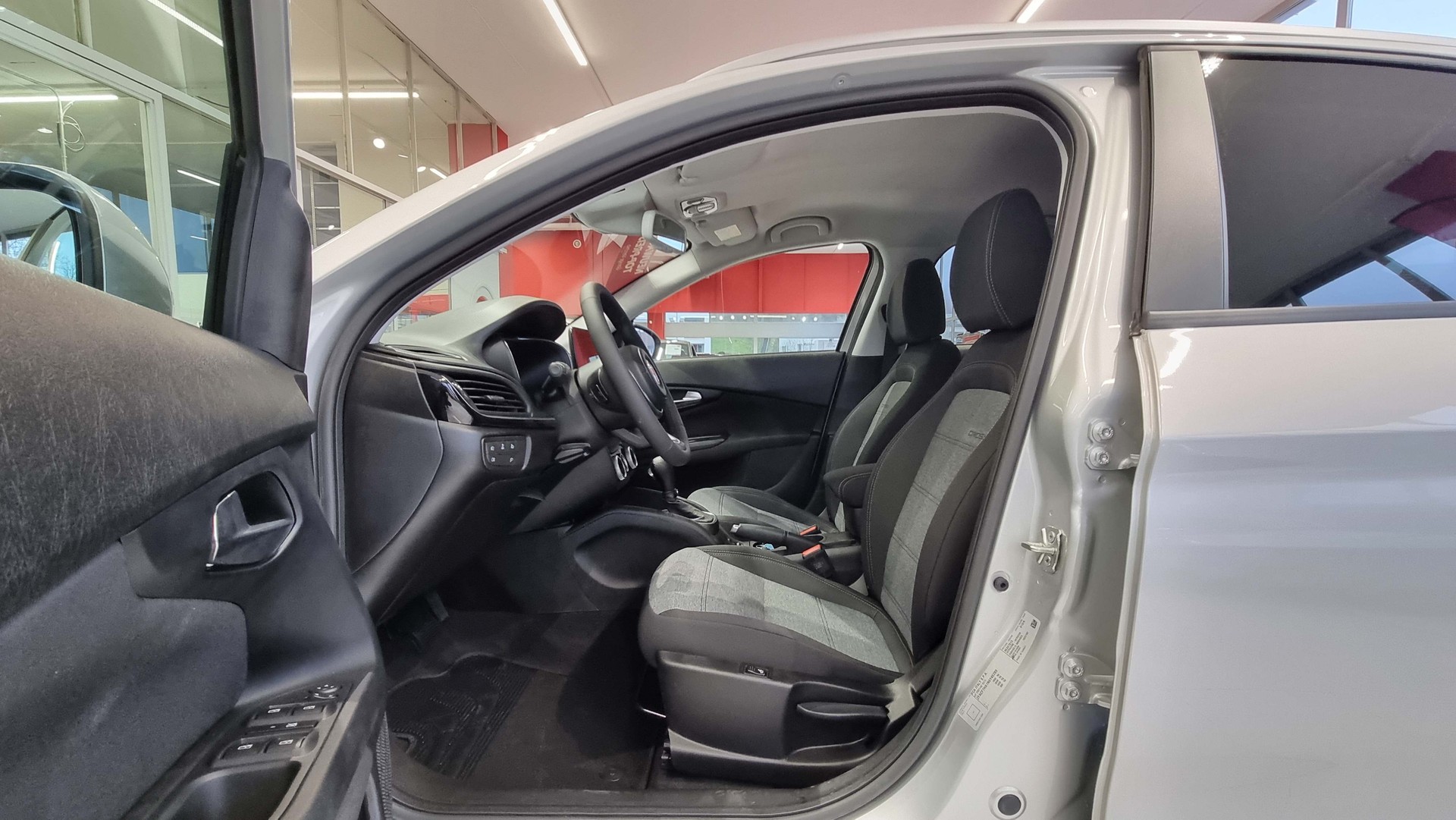 FIAT Tipo 1.5 Hybrid Cross-image-11