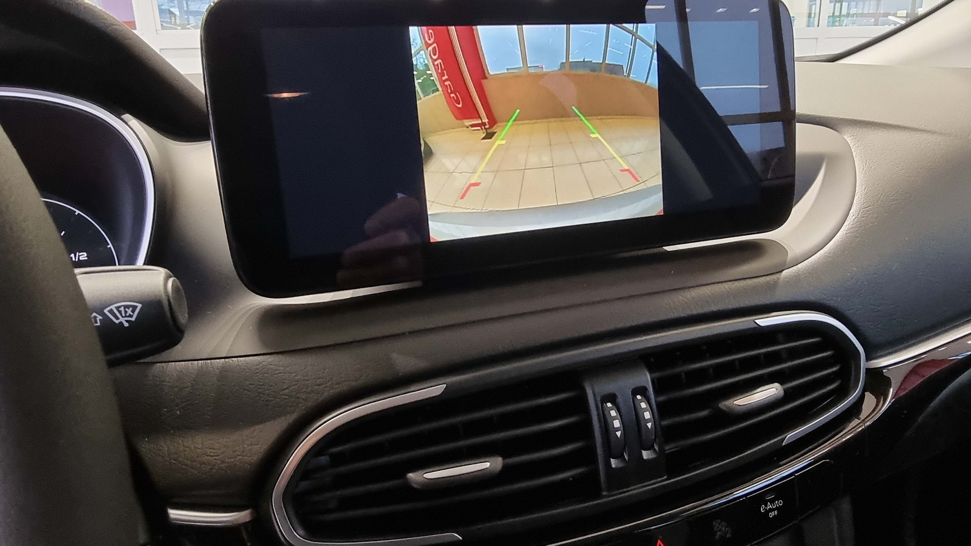 FIAT Tipo 1.5 Hybrid Cross-image-8