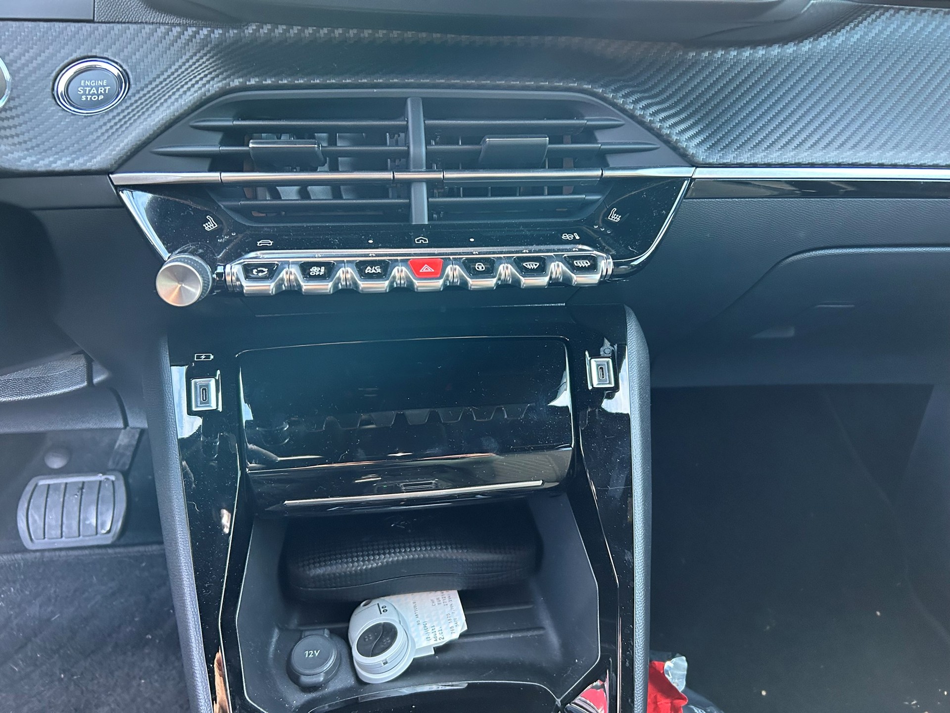 PEUGEOT 2008 156 e Allure-image-13