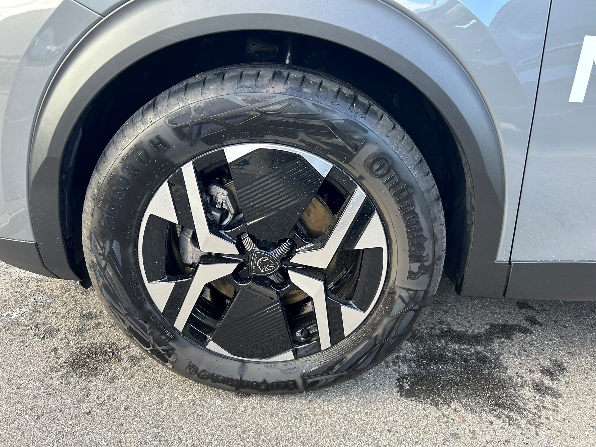 PEUGEOT 2008 156 e Allure-image-17