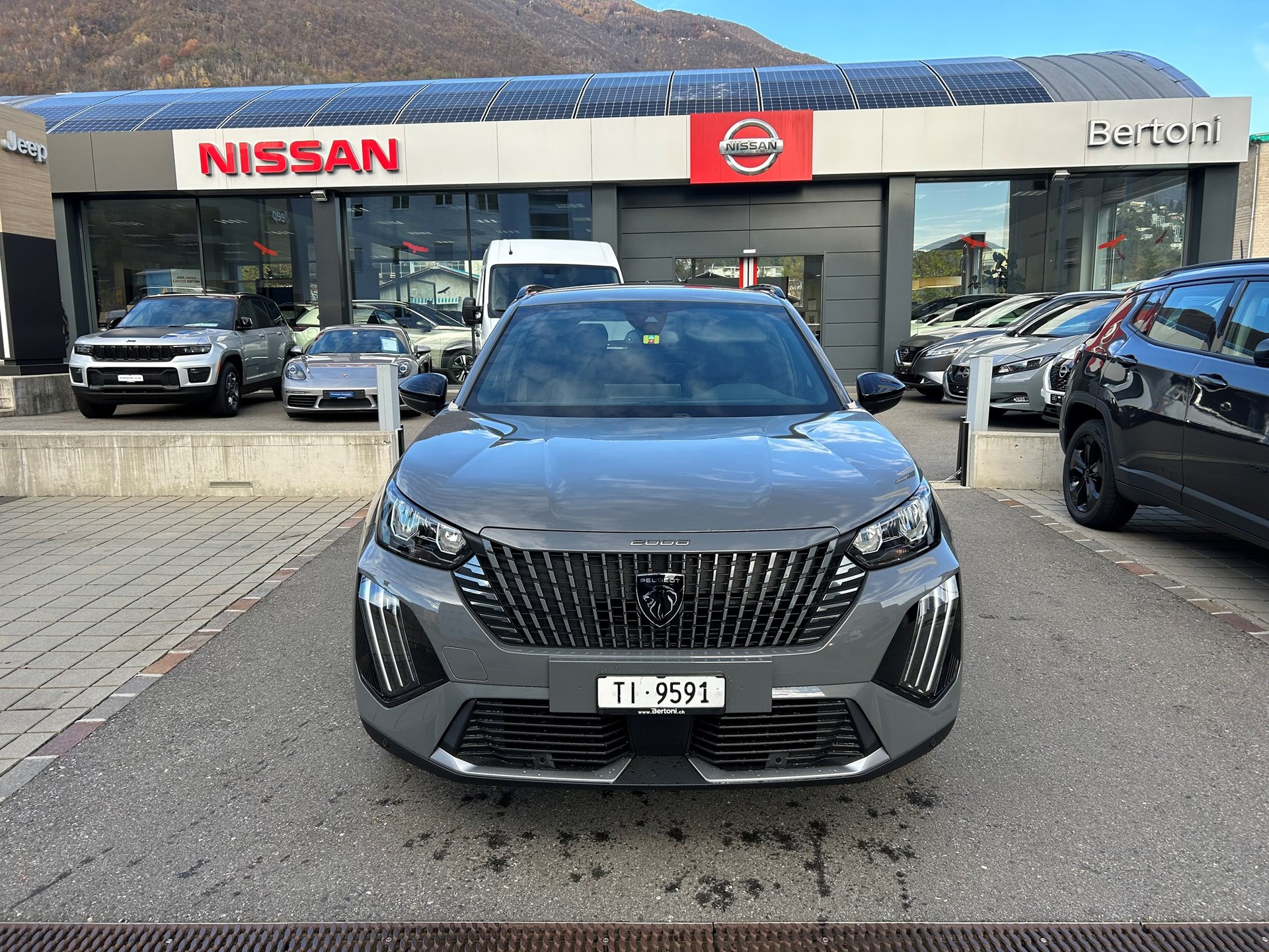 PEUGEOT 2008 156 e Allure-image-1