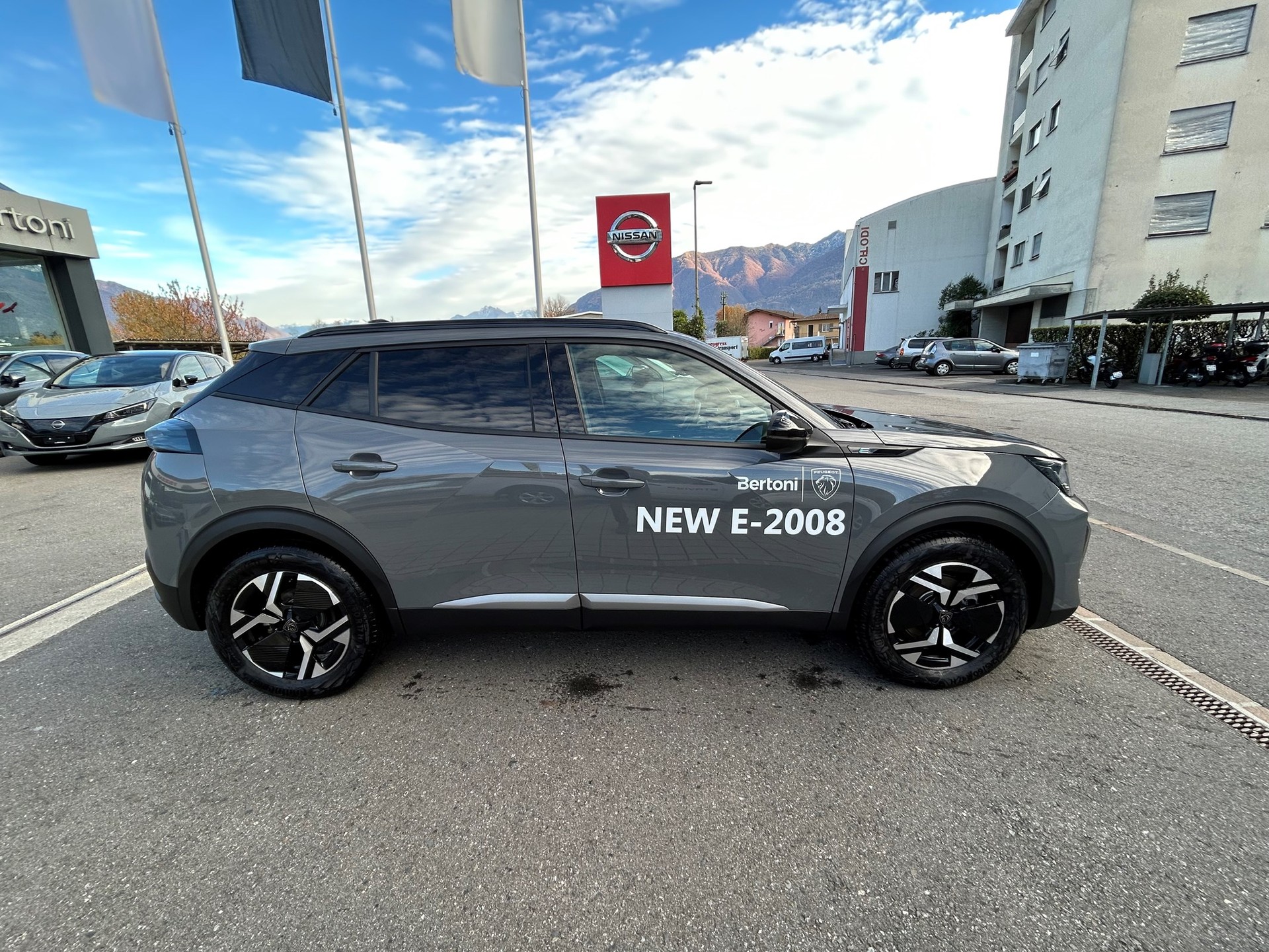 PEUGEOT 2008 156 e Allure-image-3
