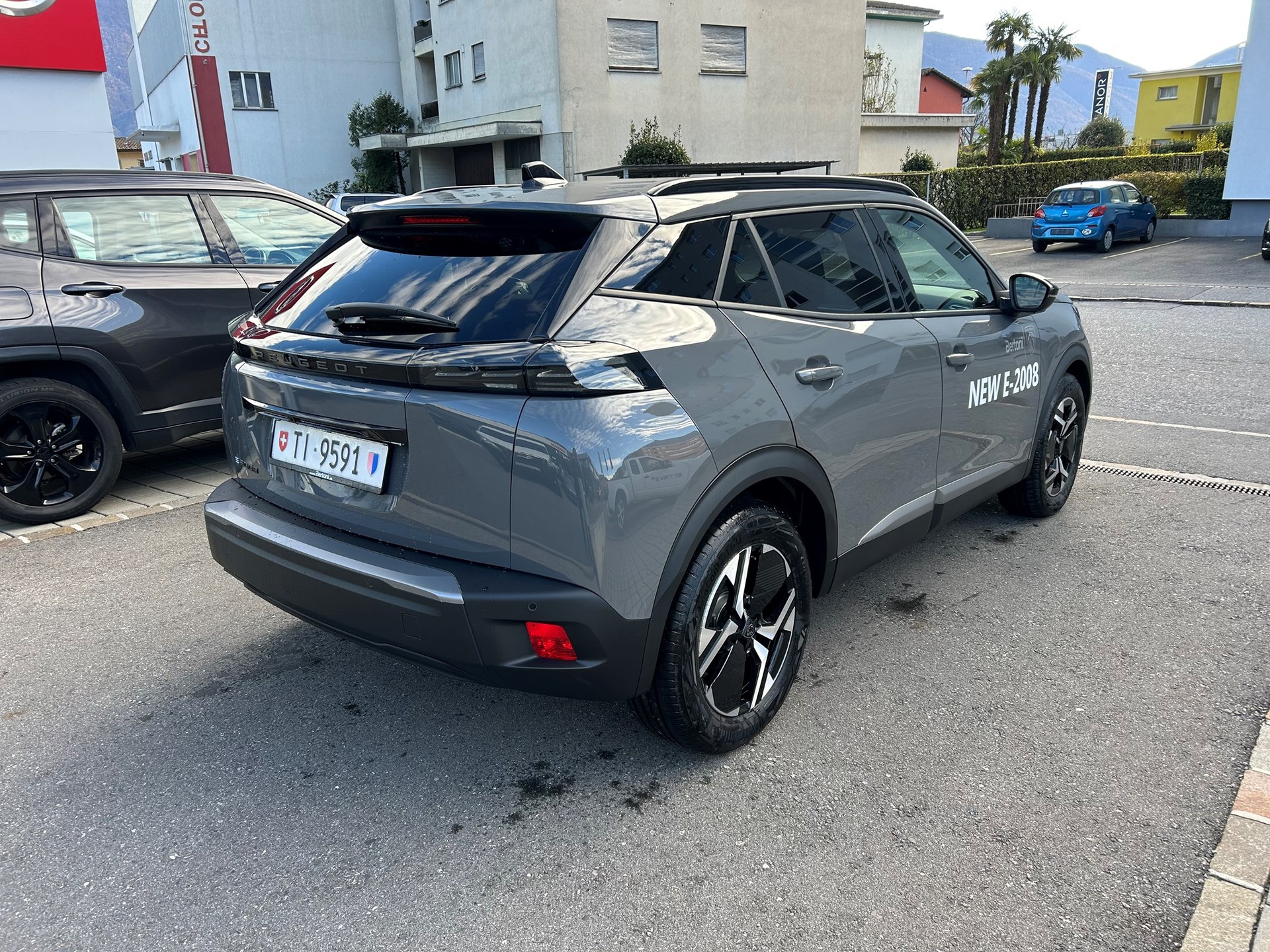 PEUGEOT 2008 156 e Allure-image-4