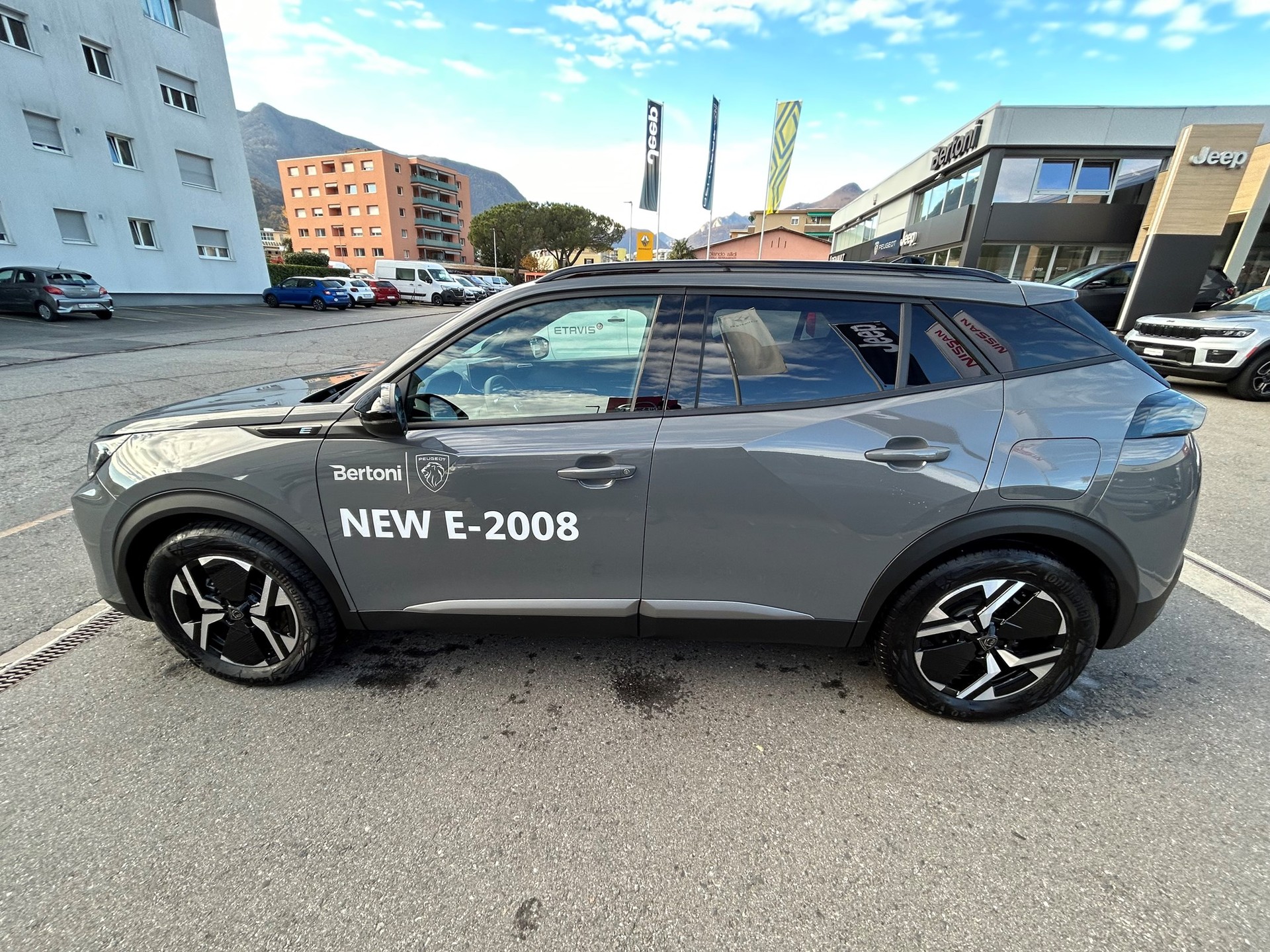 PEUGEOT 2008 156 e Allure-image-7