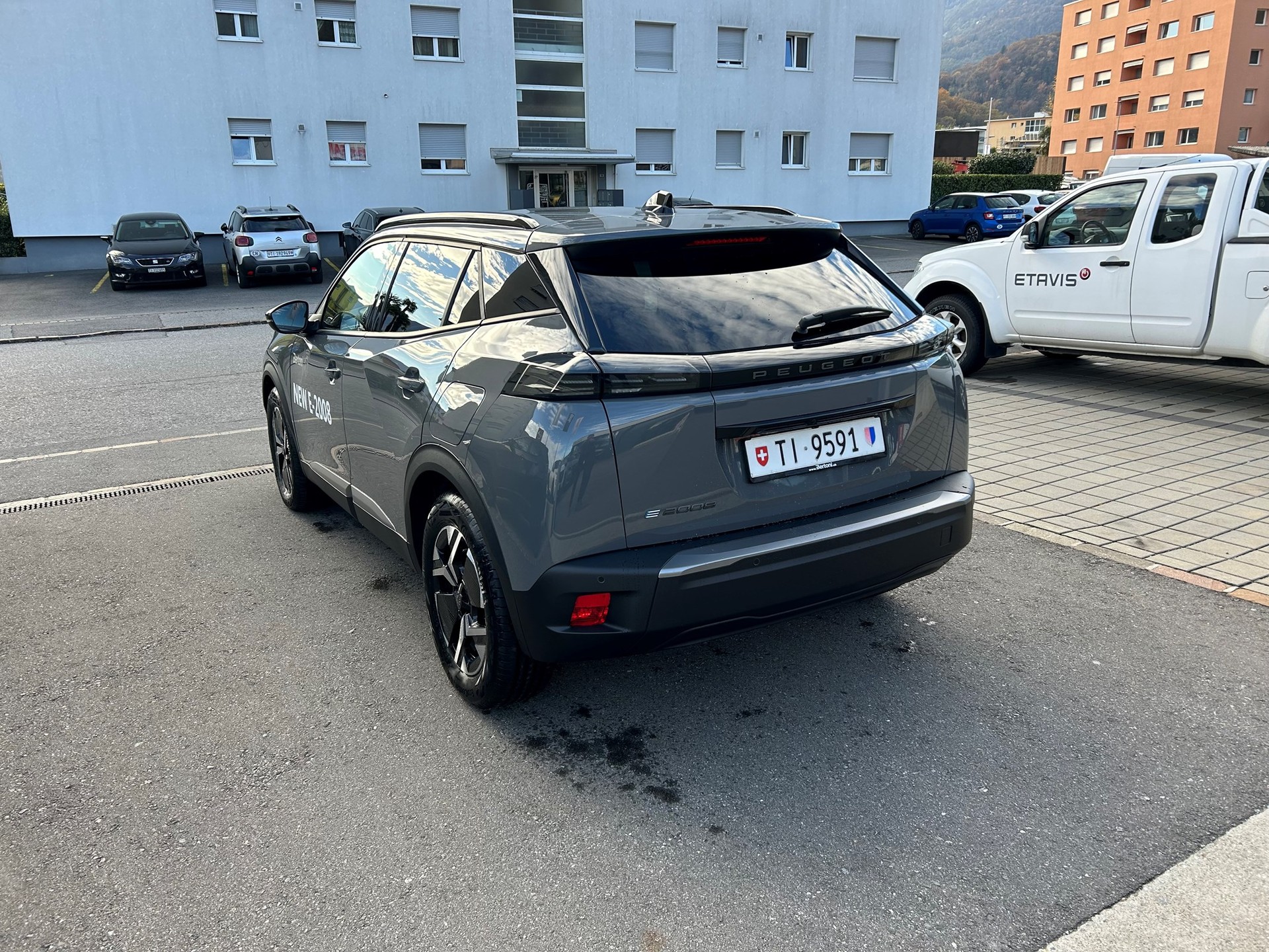 PEUGEOT 2008 156 e Allure-image-6
