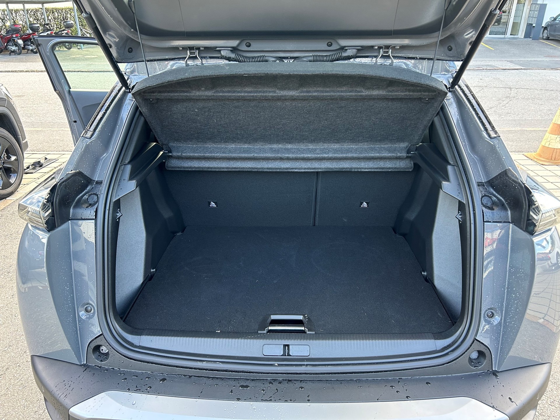 PEUGEOT 2008 156 e Allure-image-8