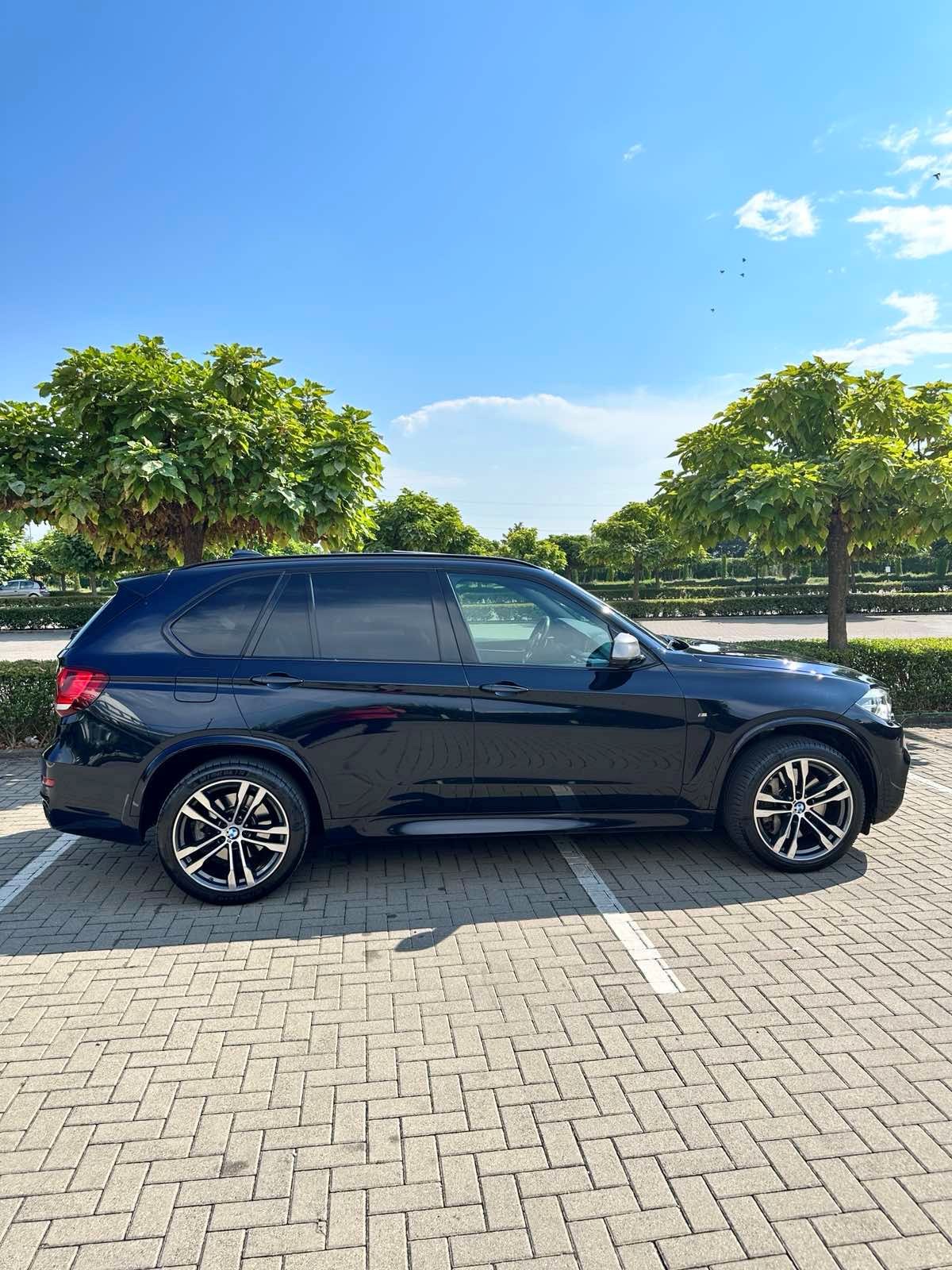 BMW X5 xDrive M50d Steptronic-image-3