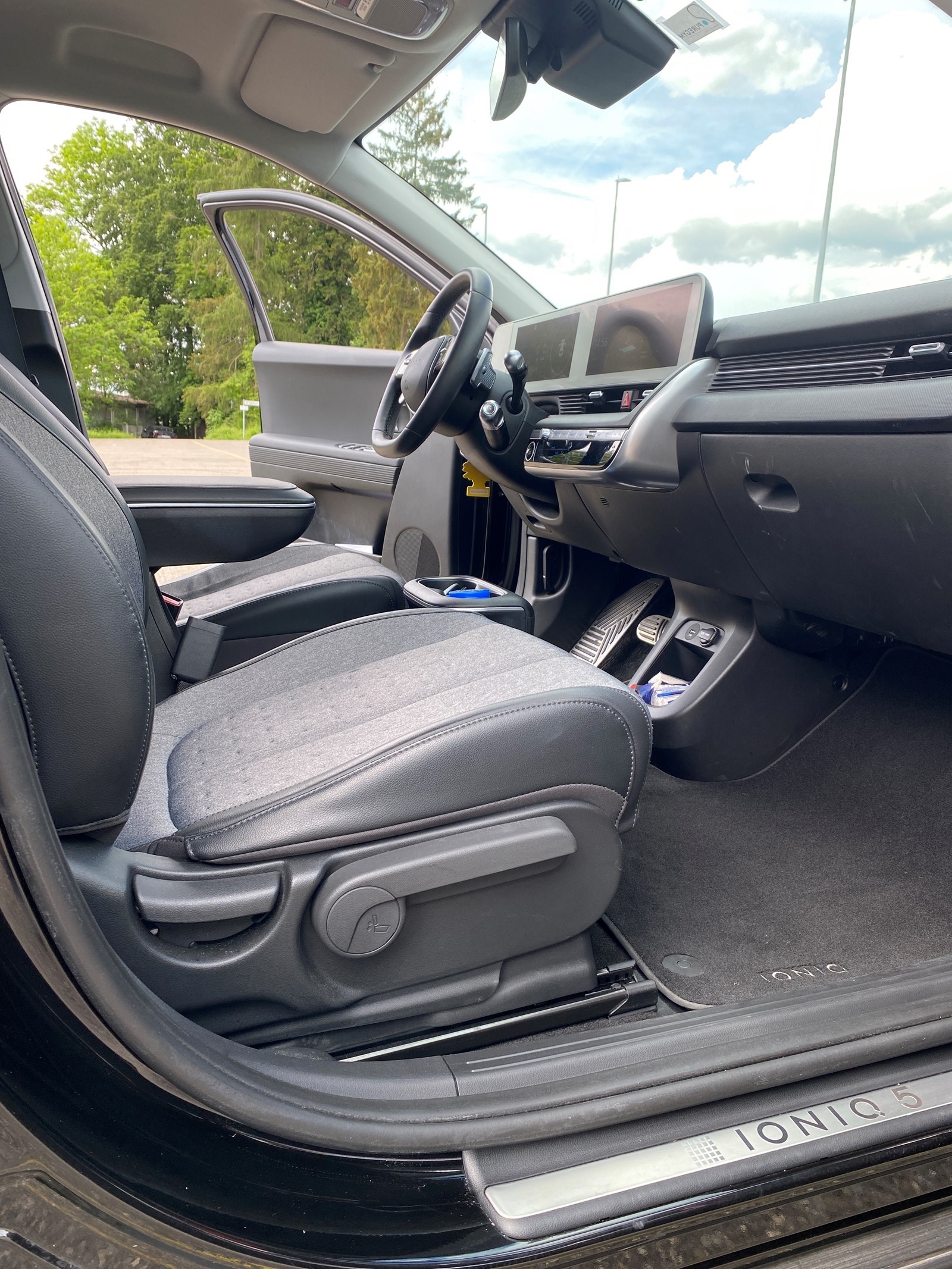 HYUNDAI Ioniq 5 72kWh Look 4WD-image-4