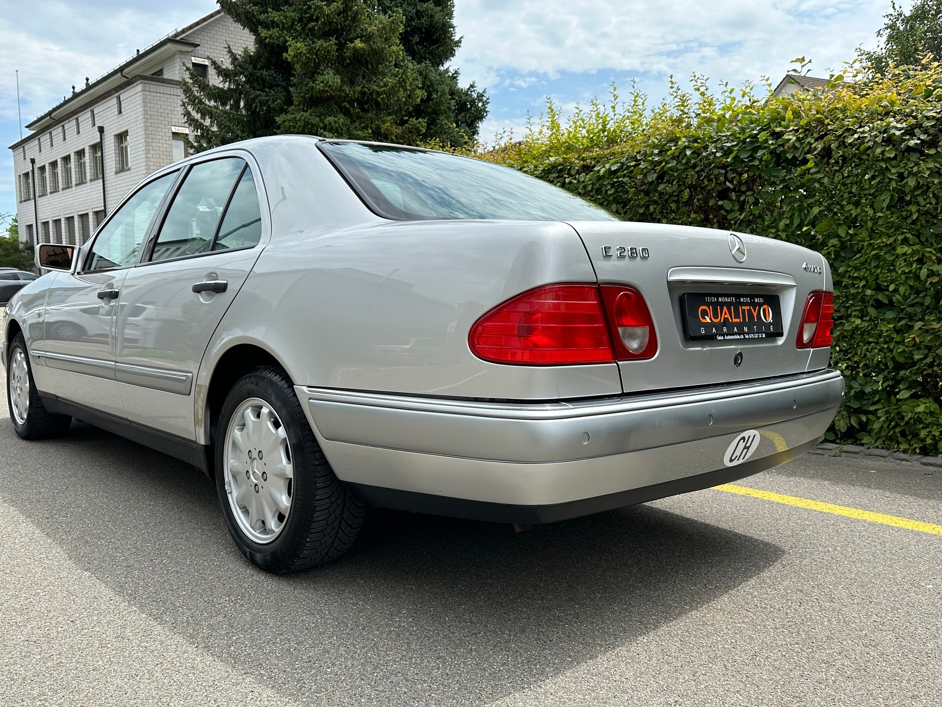 MERCEDES-BENZ E 280 Elégance 4-Matic Automatic-image-4