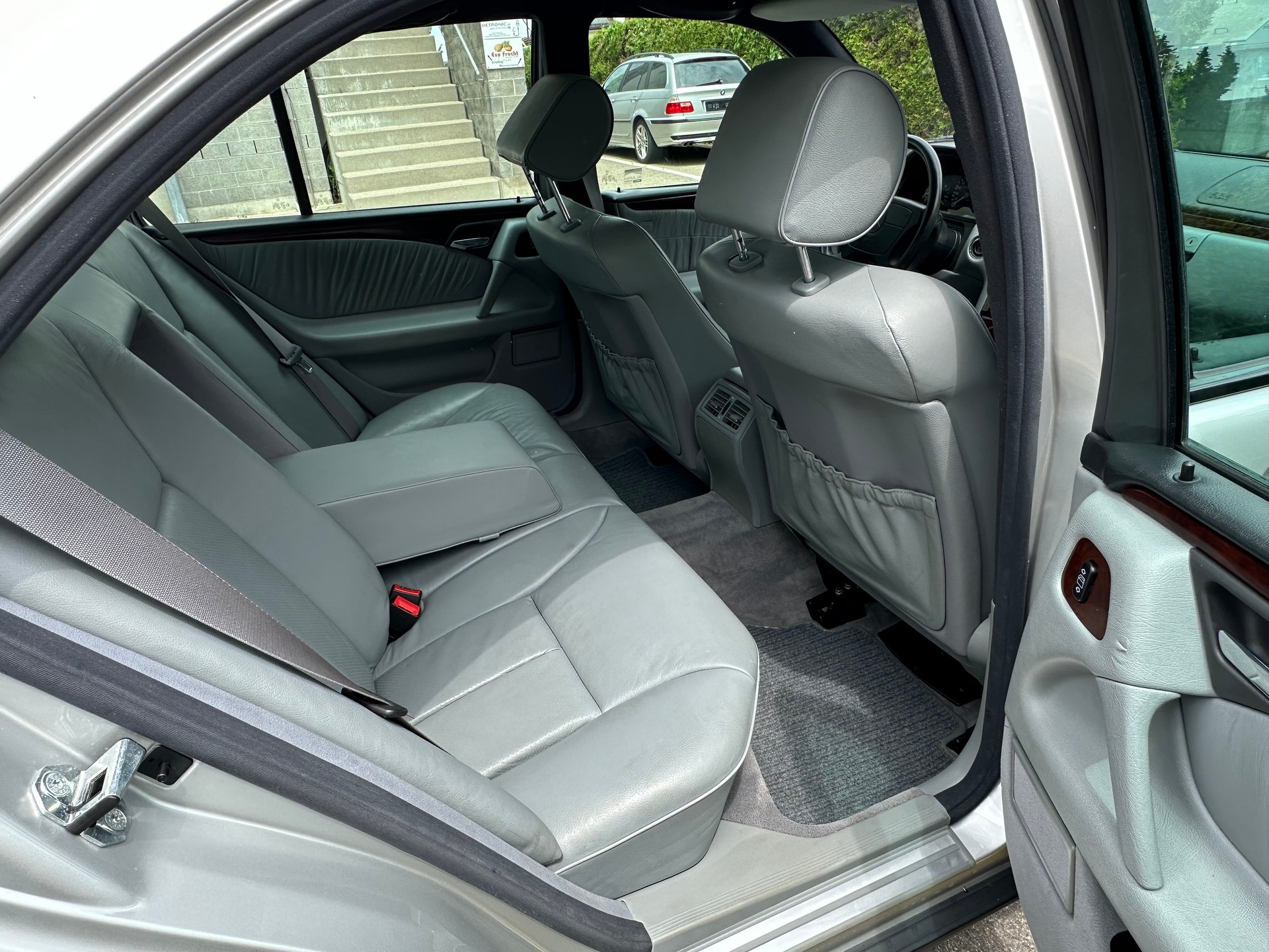 MERCEDES-BENZ E 280 Elégance 4-Matic Automatic-image-13