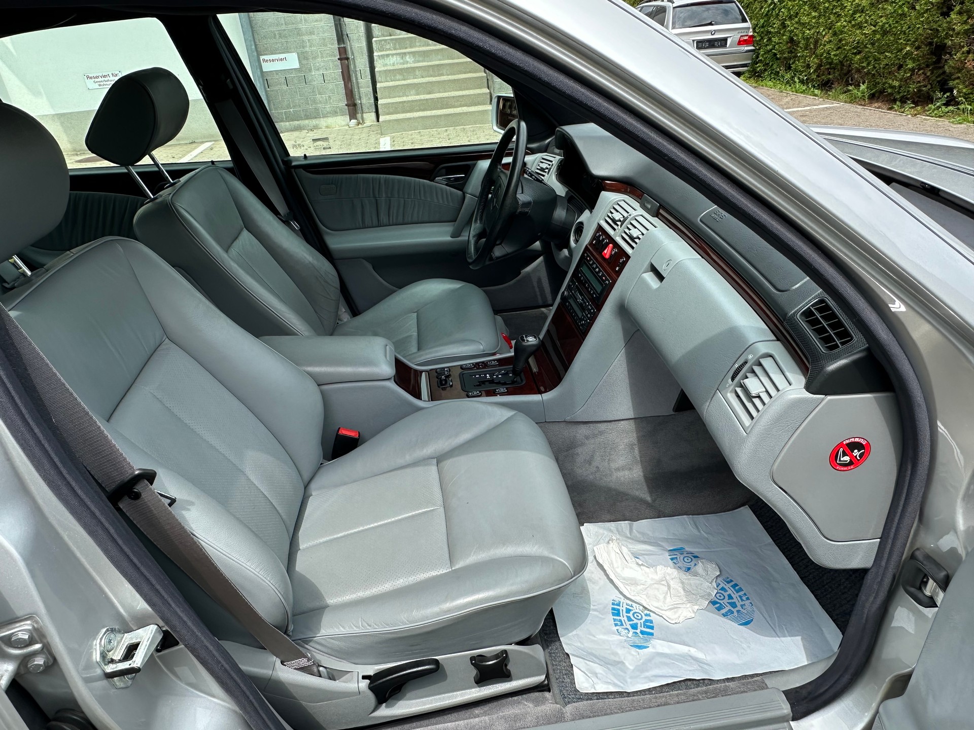 MERCEDES-BENZ E 280 Elégance 4-Matic Automatic-image-12