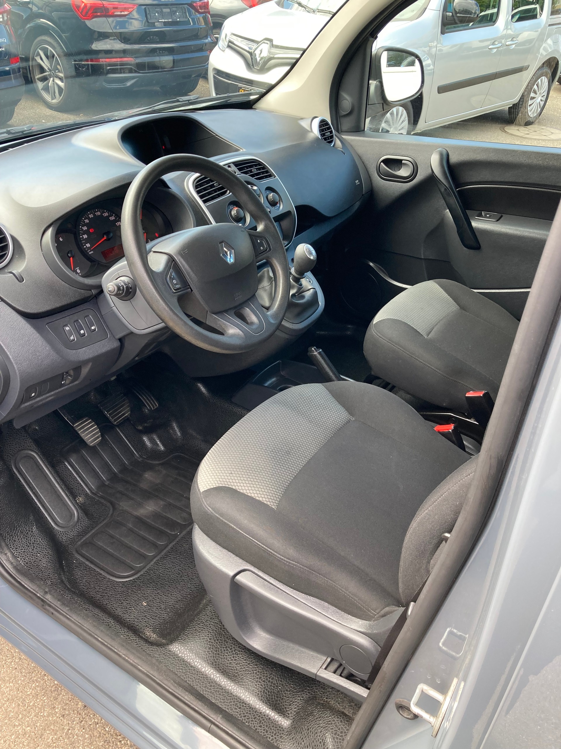 RENAULT Kangoo Medium dCi 80 ENERGY Business-image-6