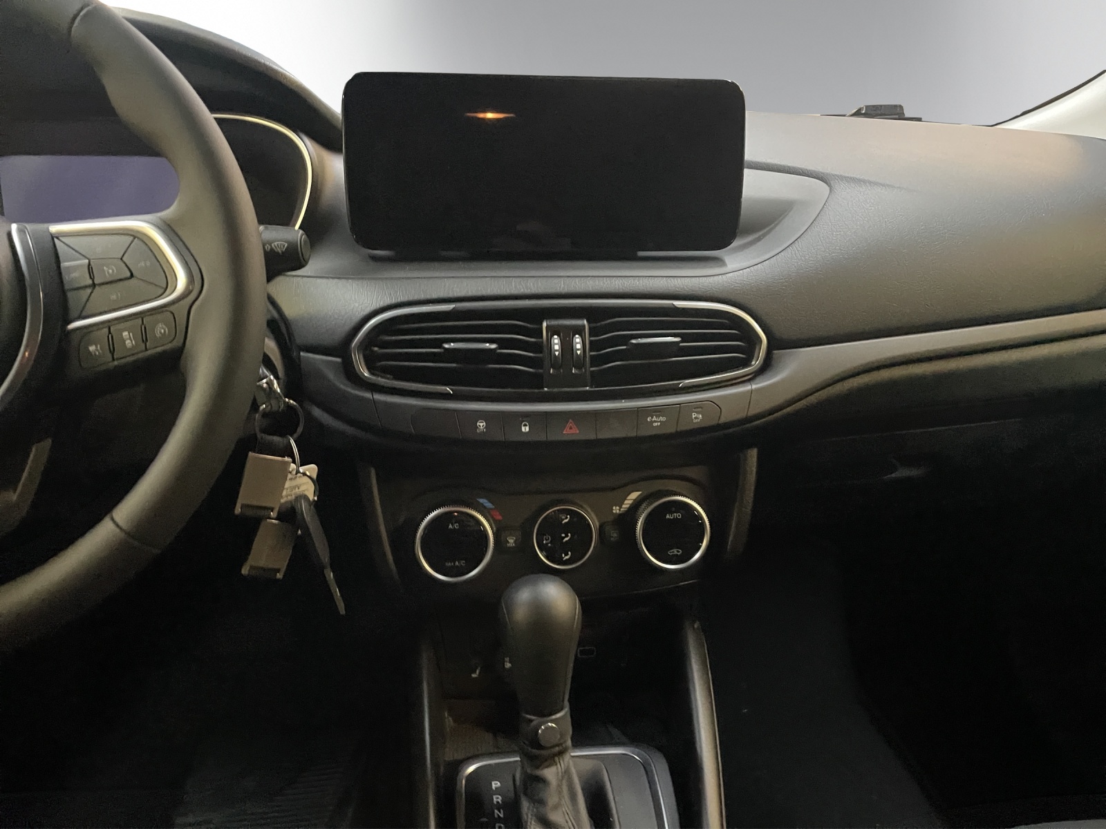 FIAT Tipo 1.5 Hybrid Station Wagon Swiss Edition-image-8