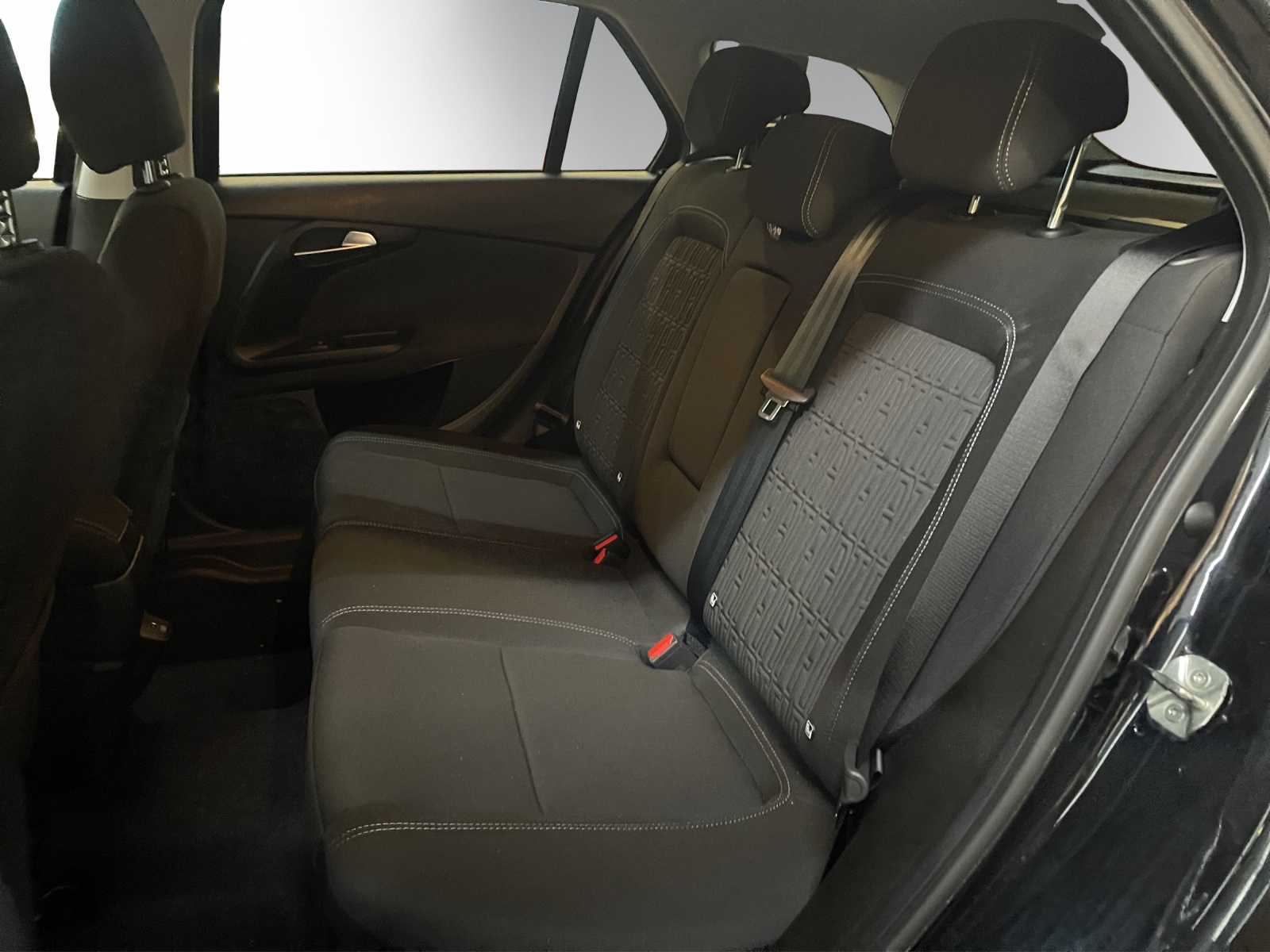 FIAT Tipo 1.5 Hybrid Station Wagon Swiss Edition-image-5