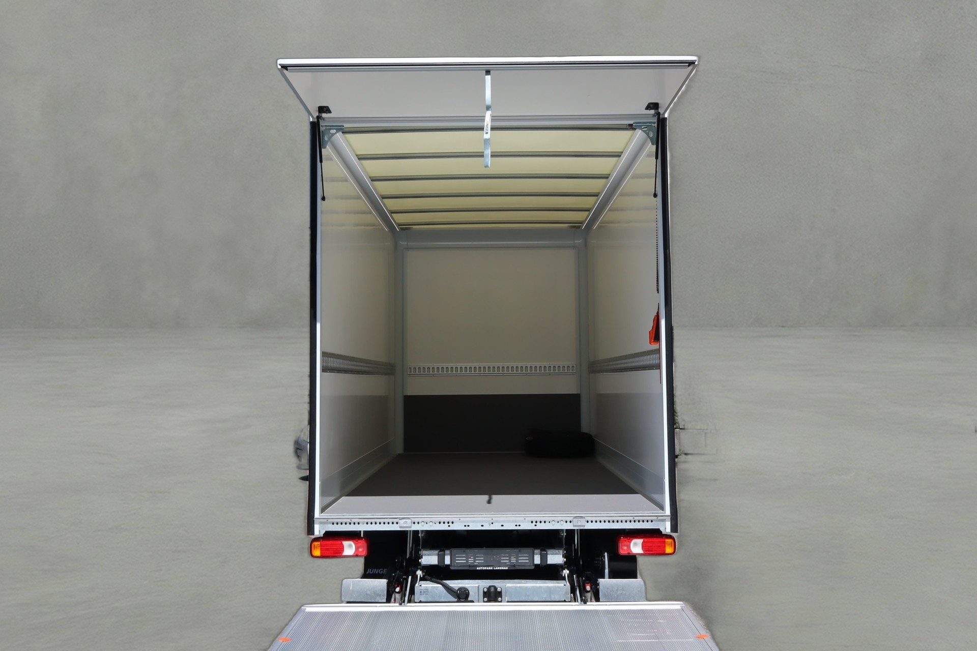 IVECO Daily Eco 35 S 18 Automatik-image-17