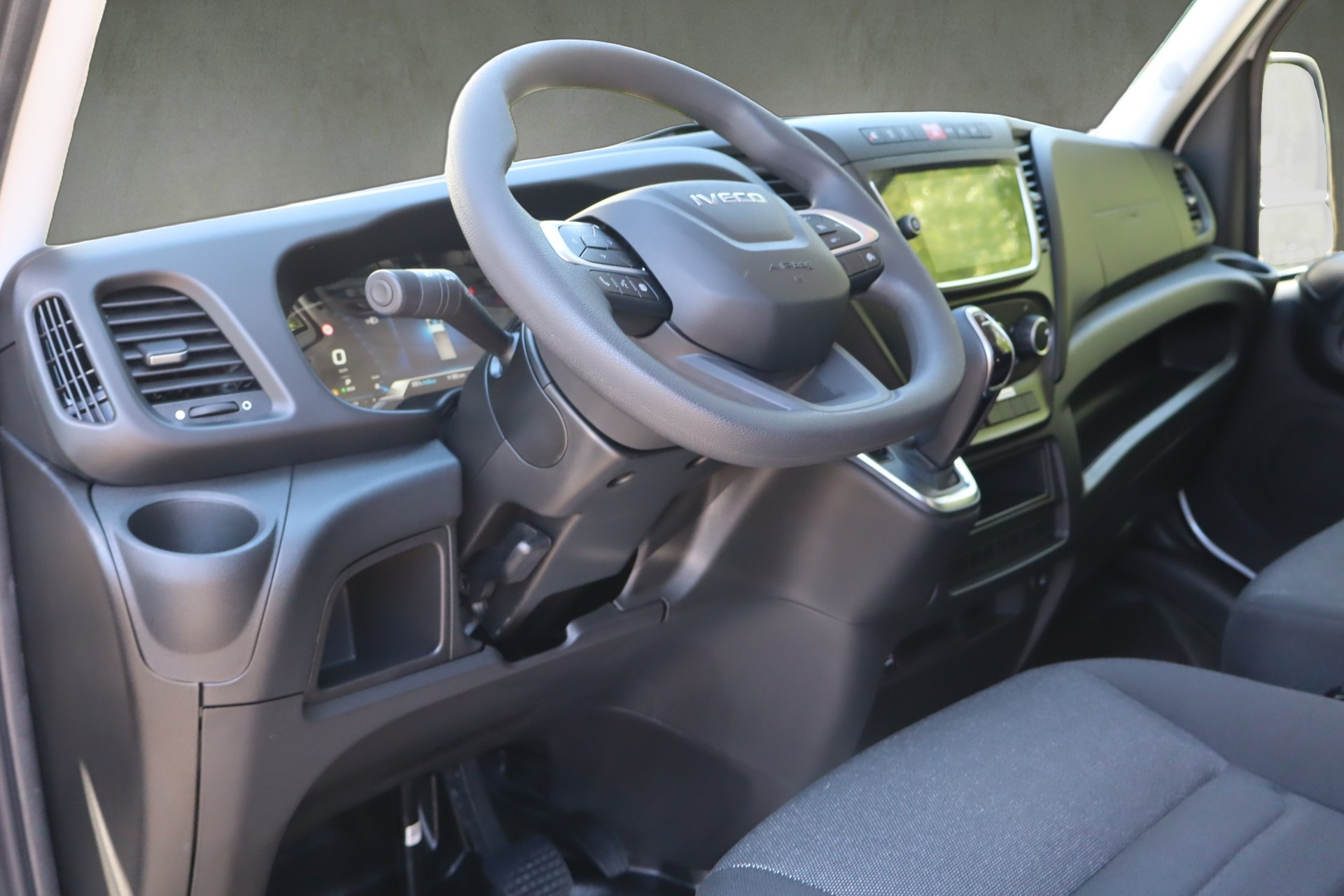 IVECO Daily Eco 35 S 18 Automatik-image-9
