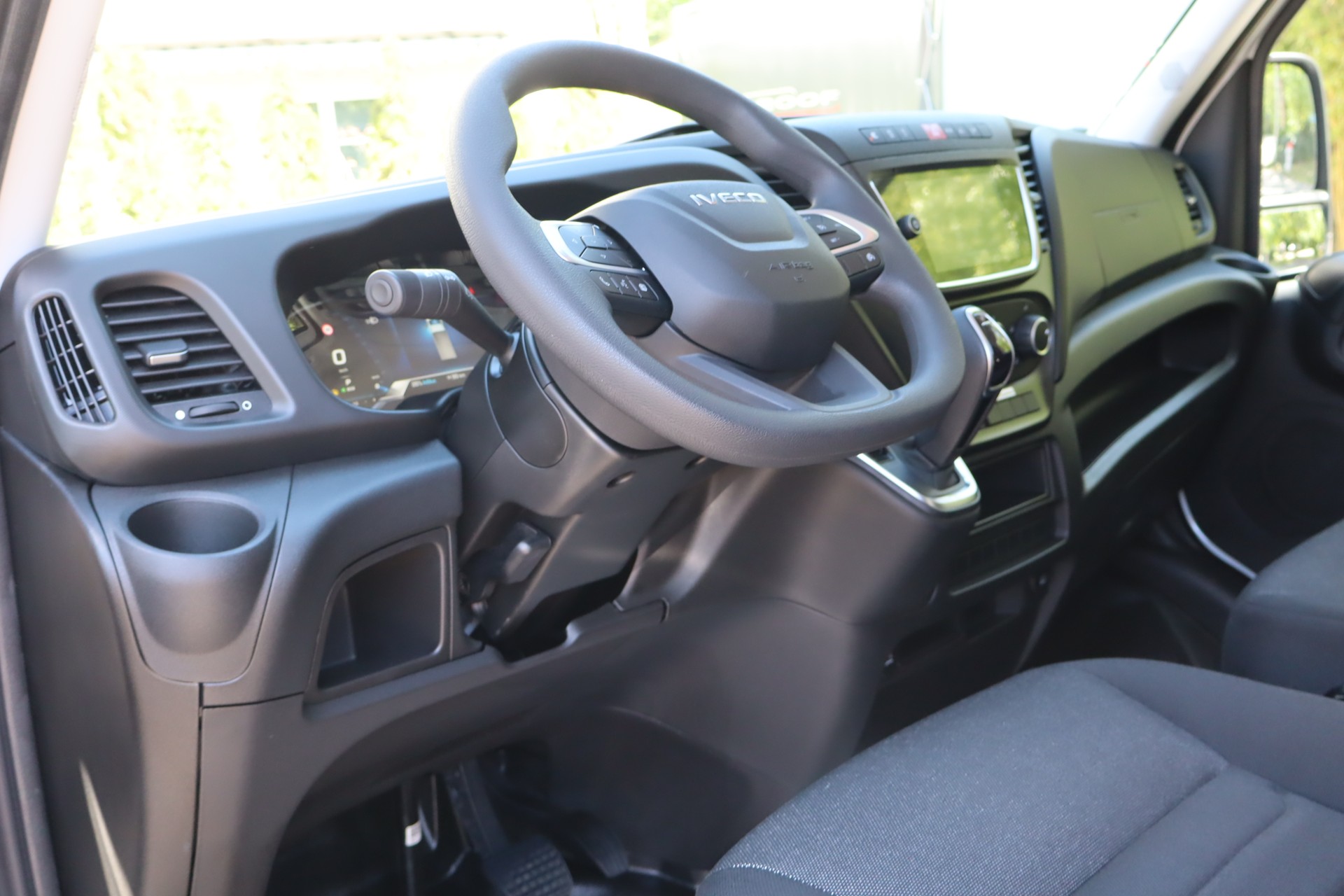IVECO Daily Eco 35 S 18 Automatik-image-9