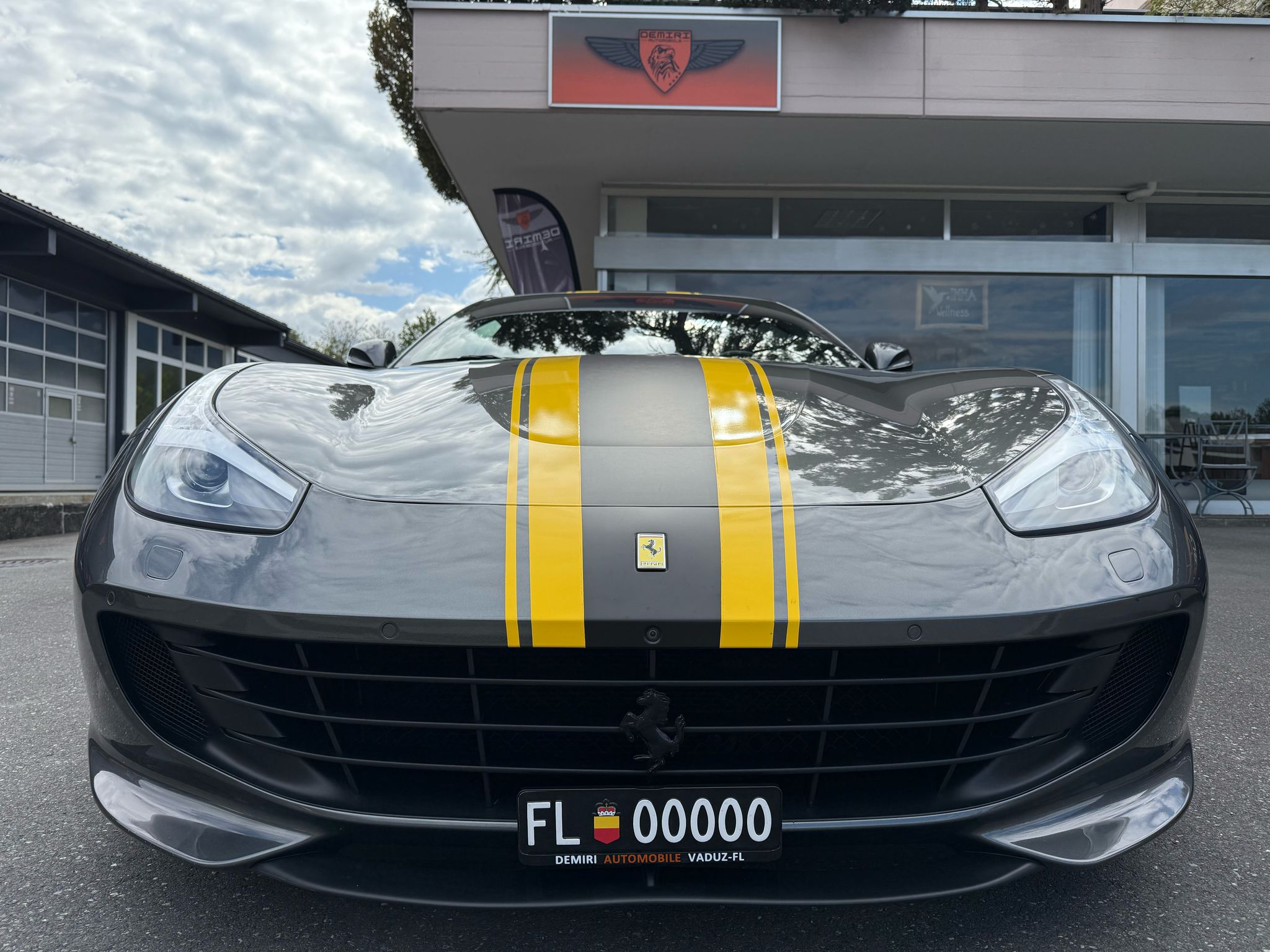 Car photo