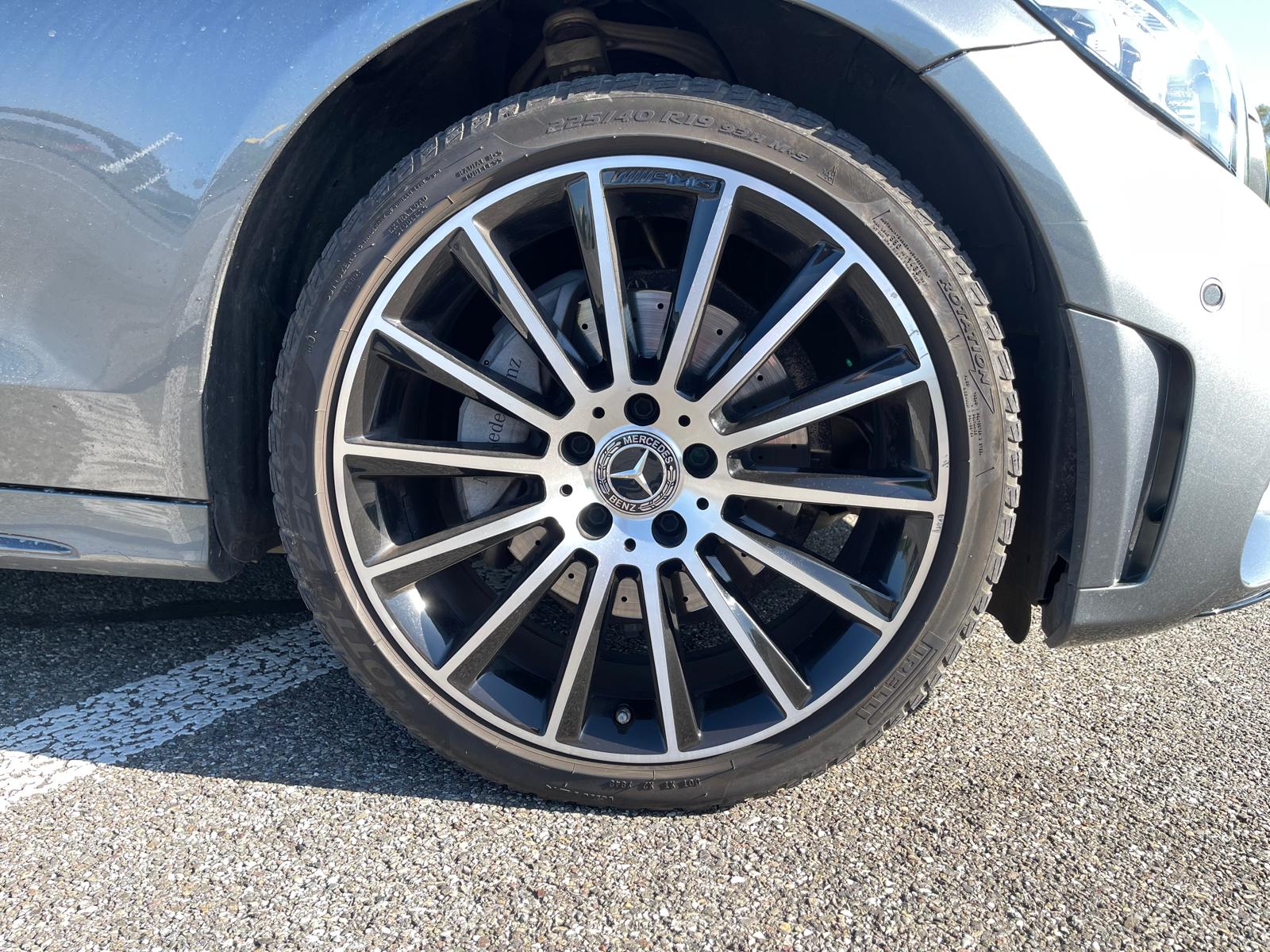 MERCEDES-BENZ C 200 4Matic AMG Line 9G-Tronic-image-5