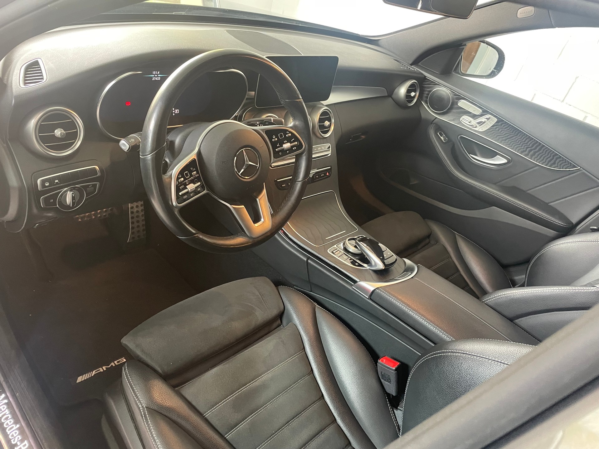 MERCEDES-BENZ C 200 4Matic AMG Line 9G-Tronic-image-3