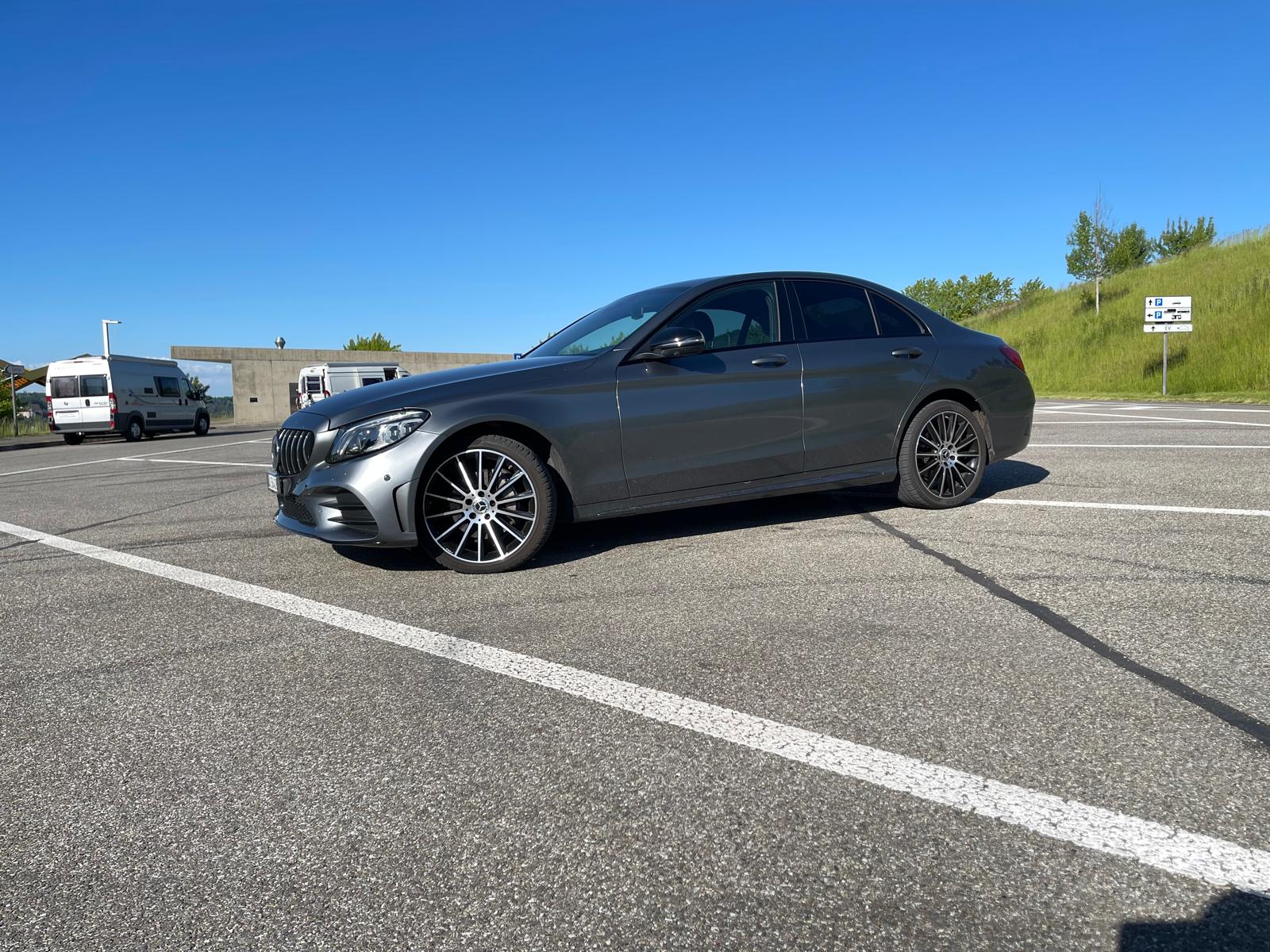 MERCEDES-BENZ C 200 4Matic AMG Line 9G-Tronic