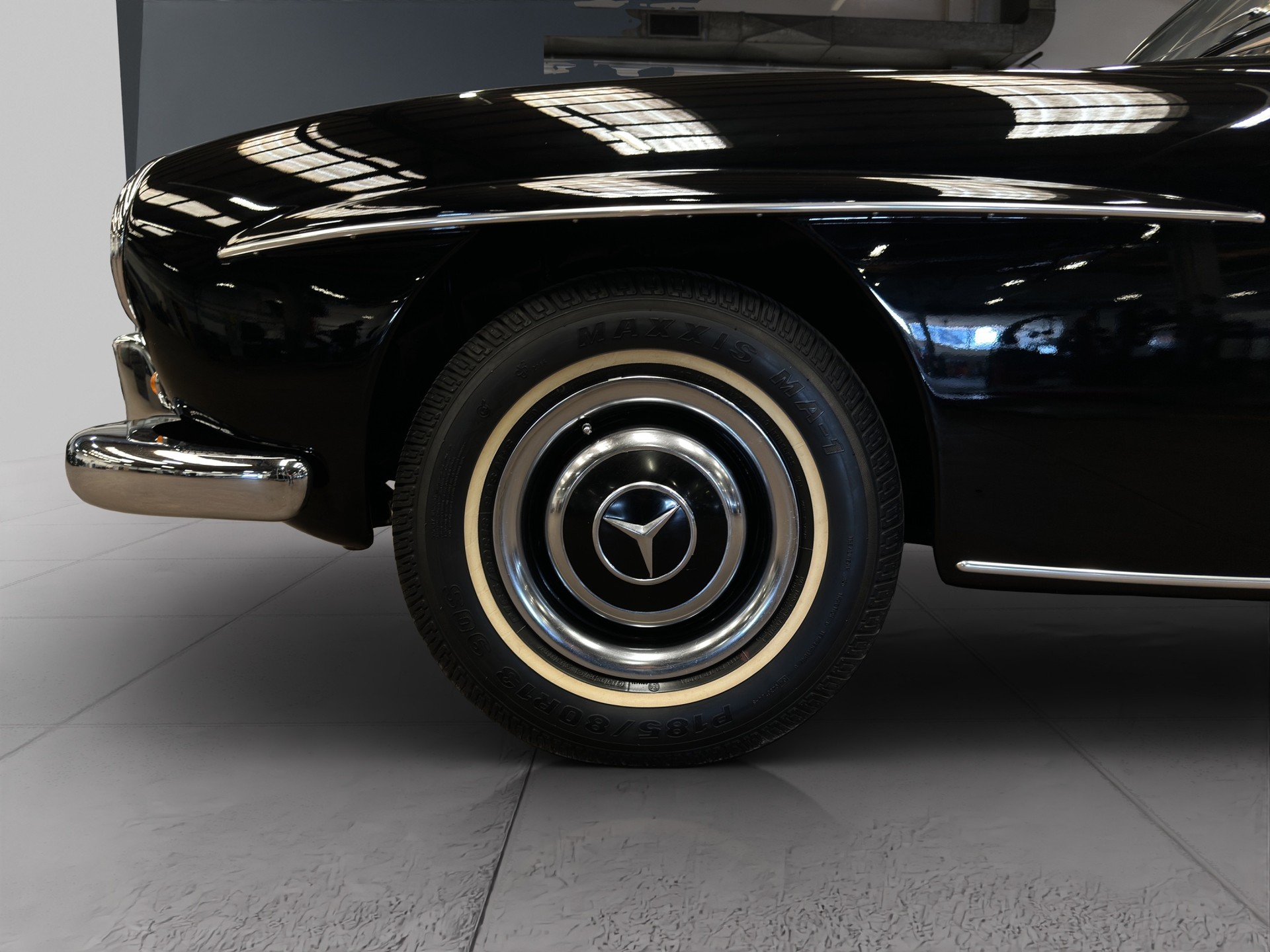 MERCEDES-BENZ SL-image-16