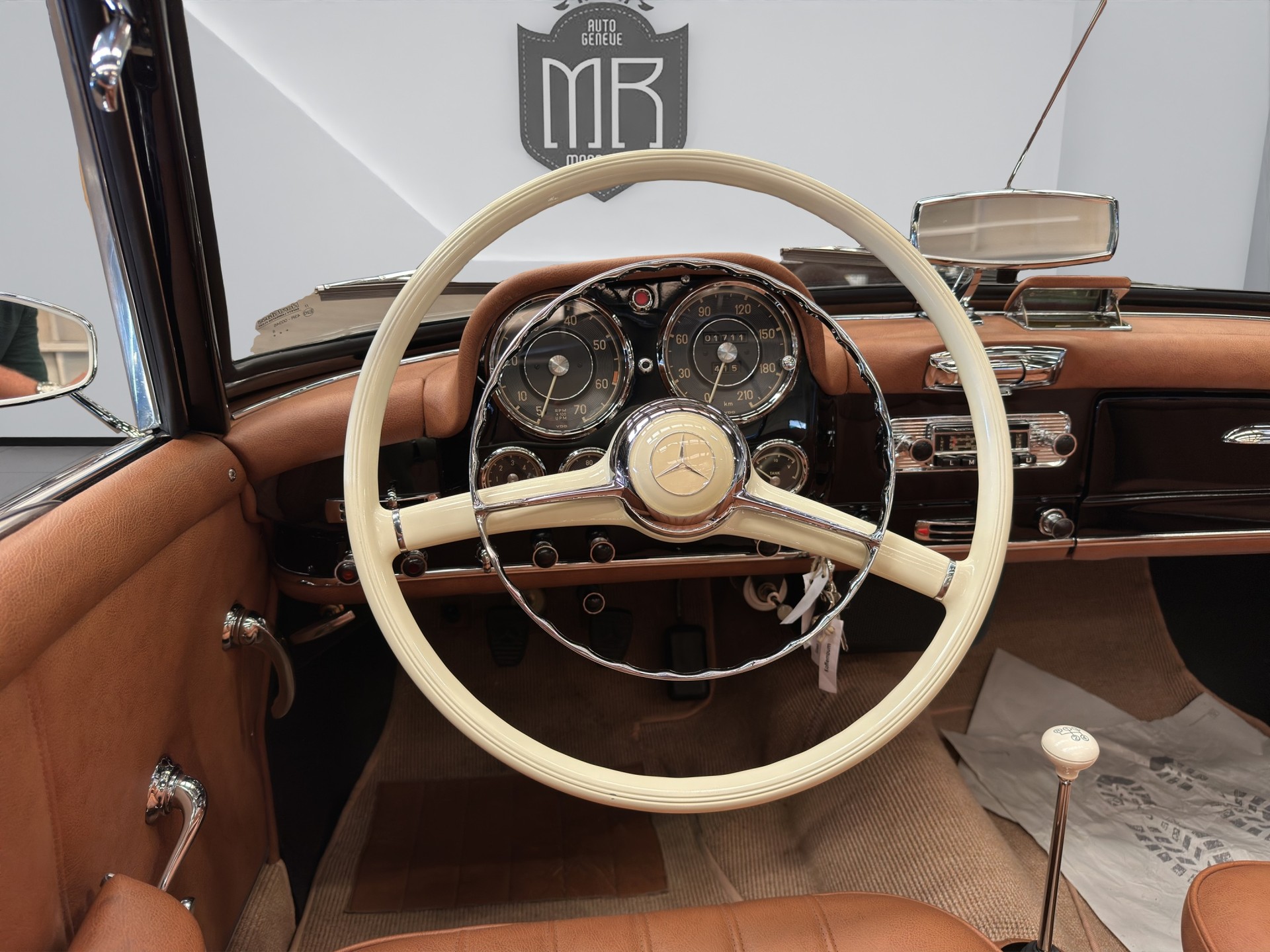 MERCEDES-BENZ SL-image-8