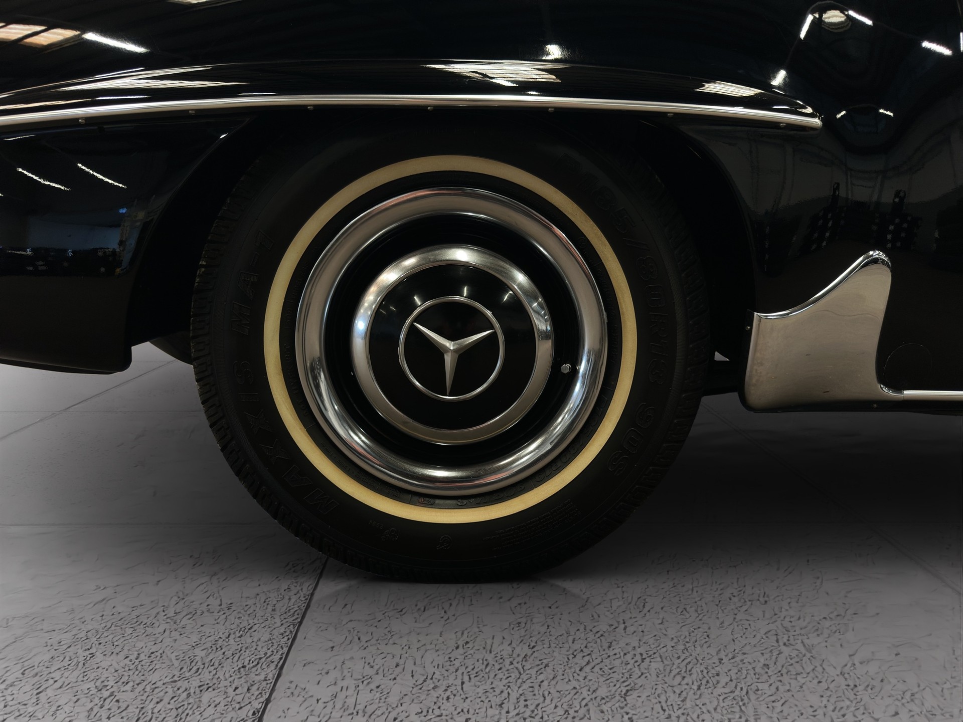MERCEDES-BENZ SL-image-14