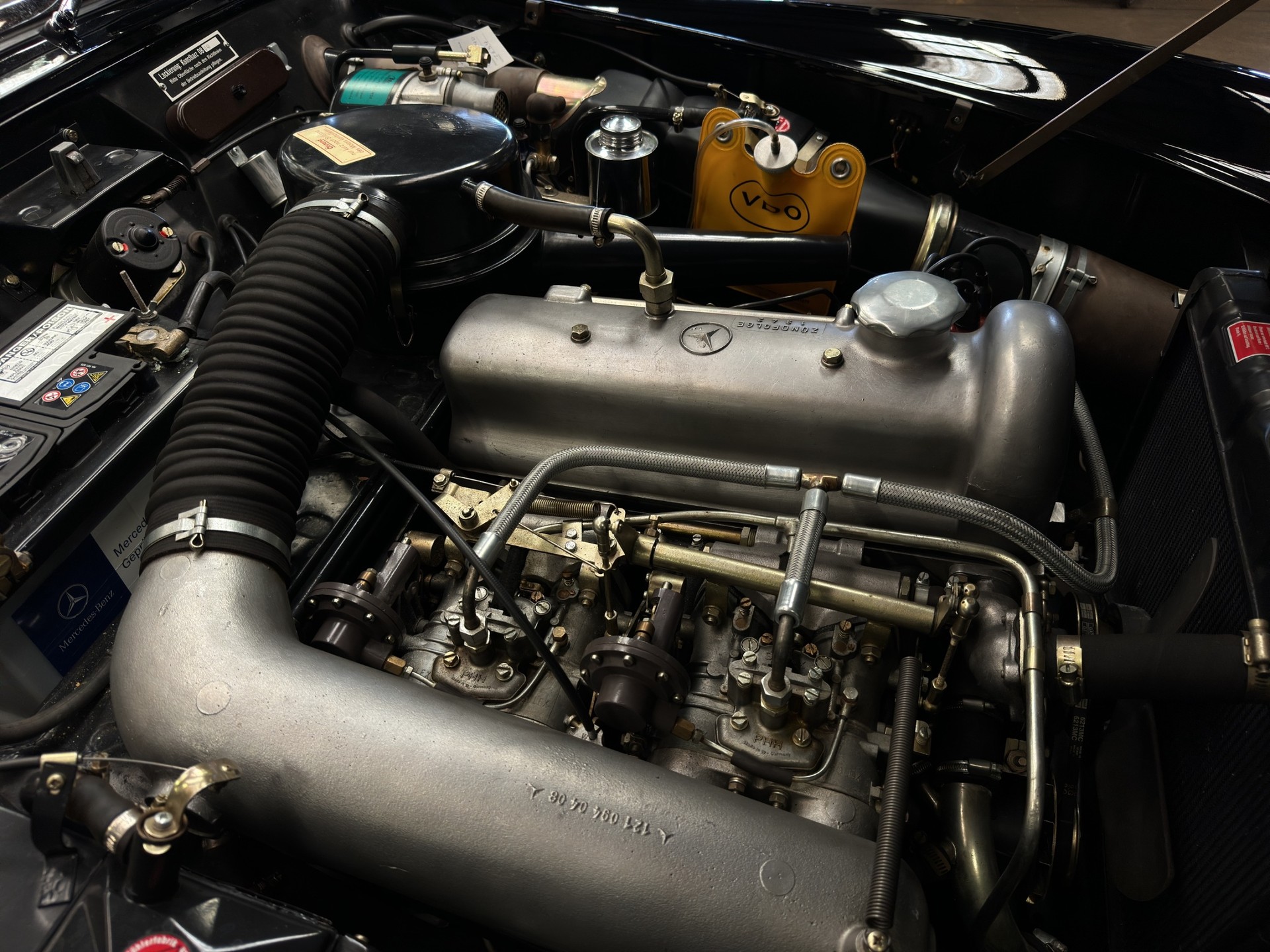 MERCEDES-BENZ SL-image-18