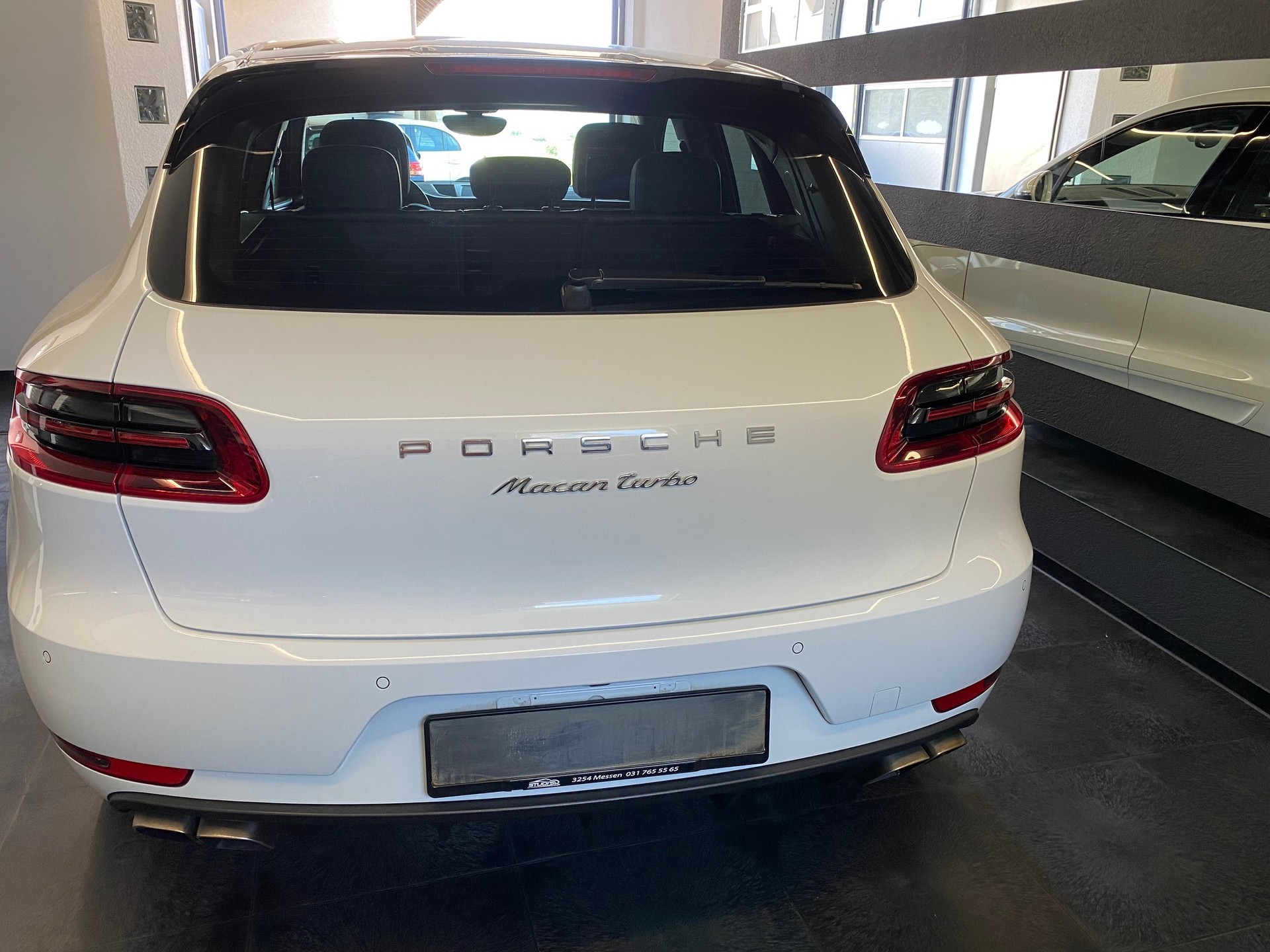 PORSCHE Macan Turbo PDK Topzustand 1. Damenhand Jg.1955 8x Aluräder , alle Service Porsche Zug ausgeführt-image-4