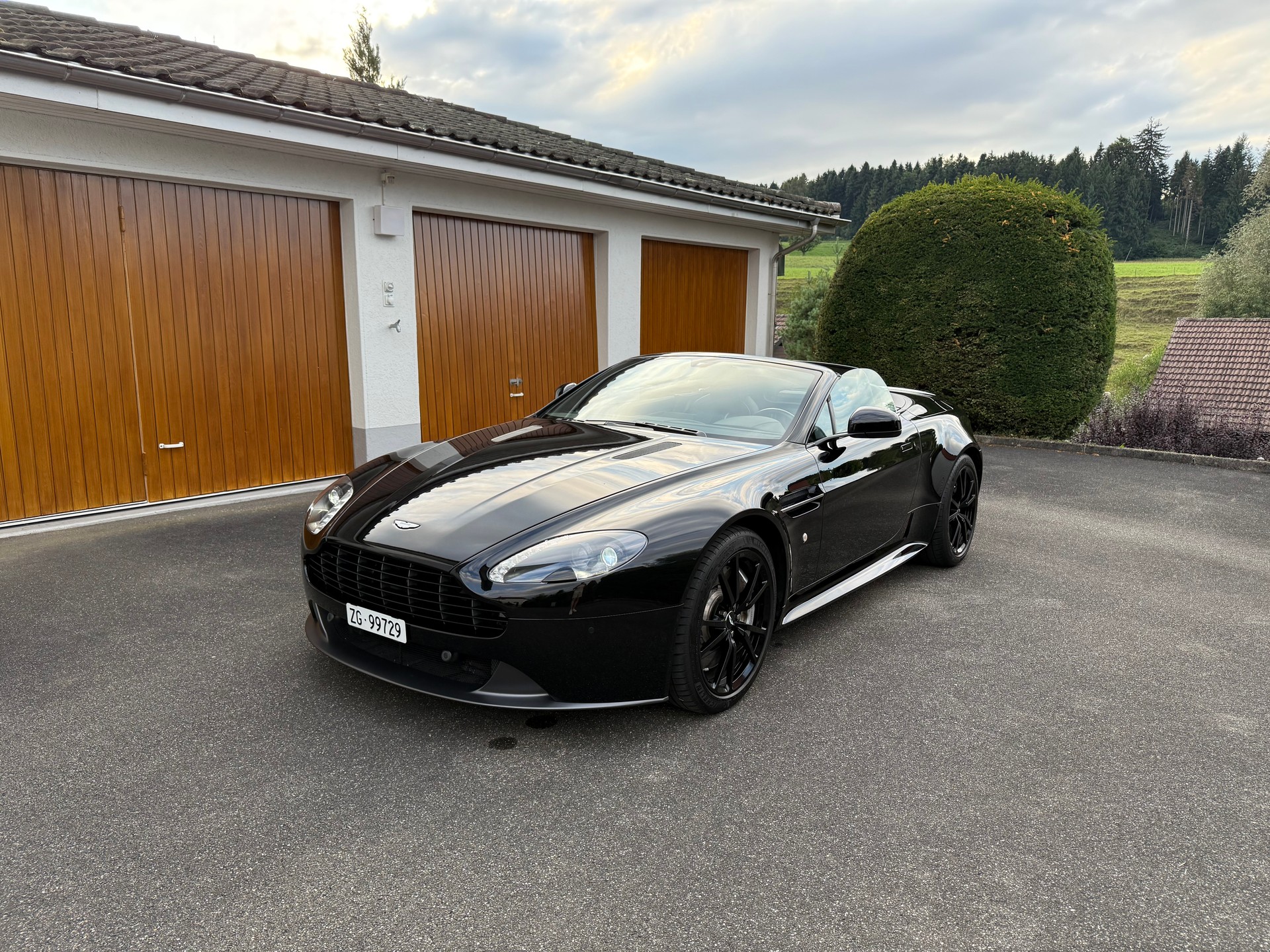 ASTON MARTIN V8 Vantage 4.7 N430 Sportshift-image-0