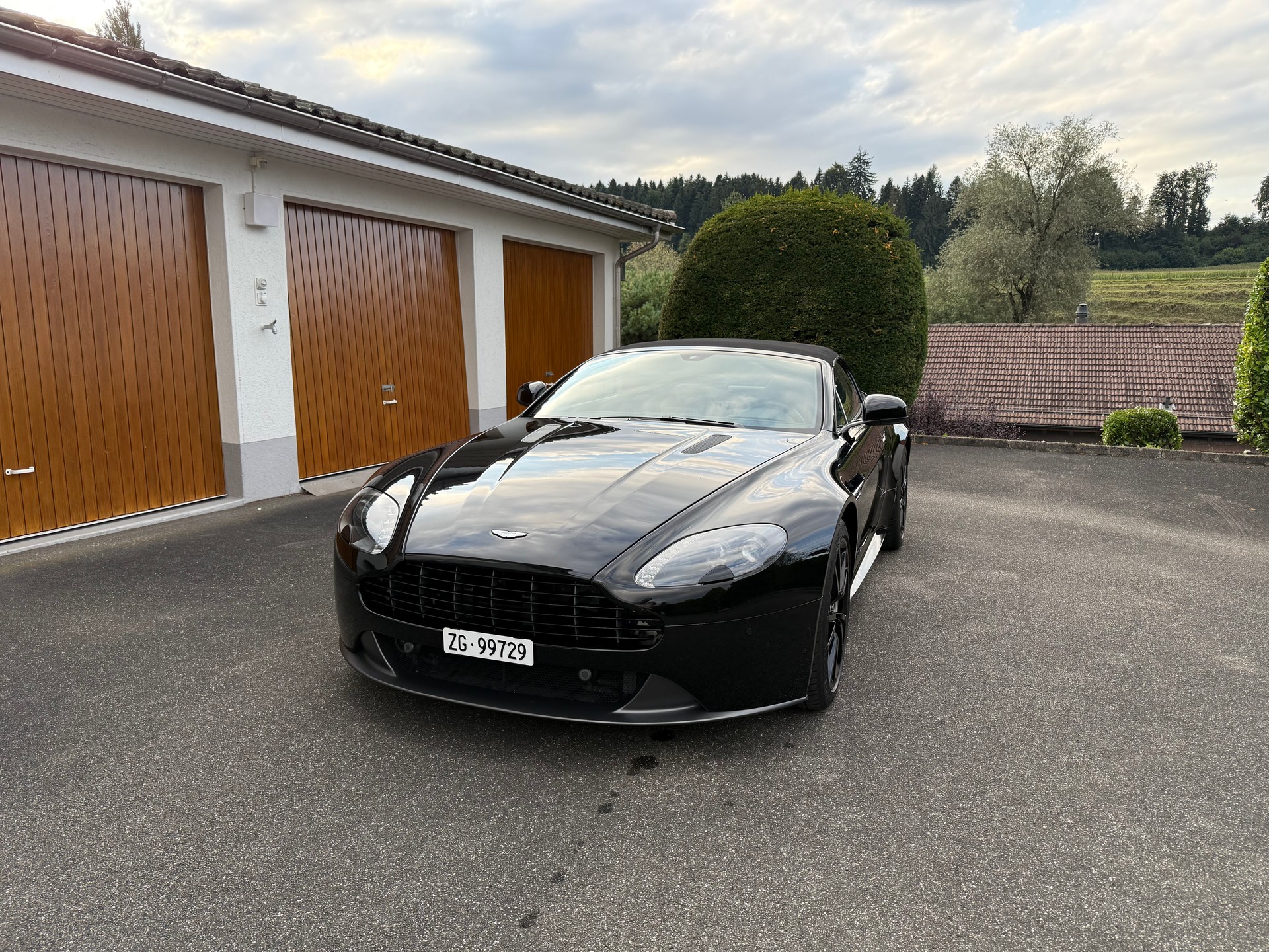 ASTON MARTIN V8 Vantage 4.7 N430 Sportshift-image-4