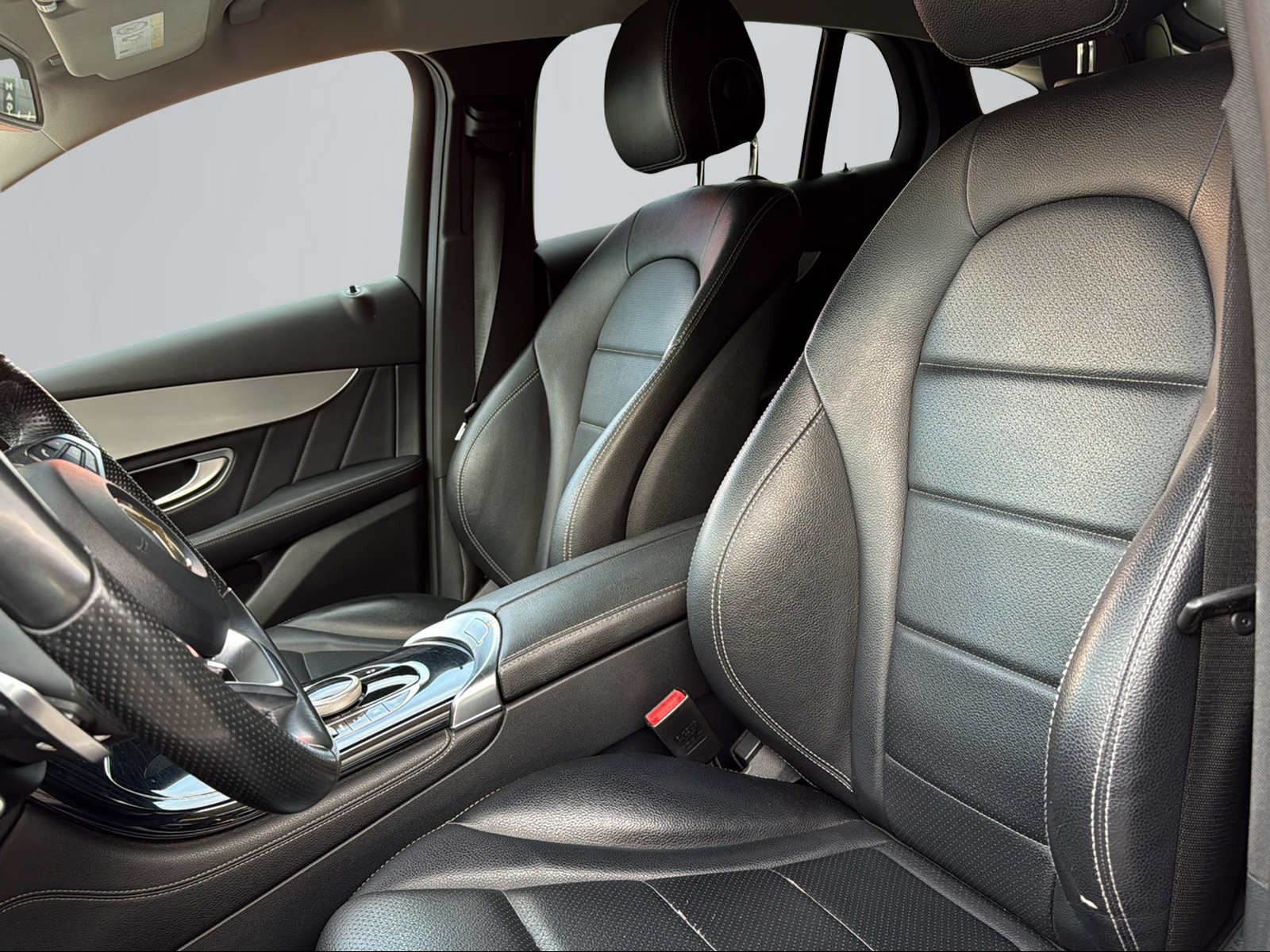 MERCEDES-BENZ GLC Coupé 250 AMG Line 4Matic 9G-Tronic-image-3