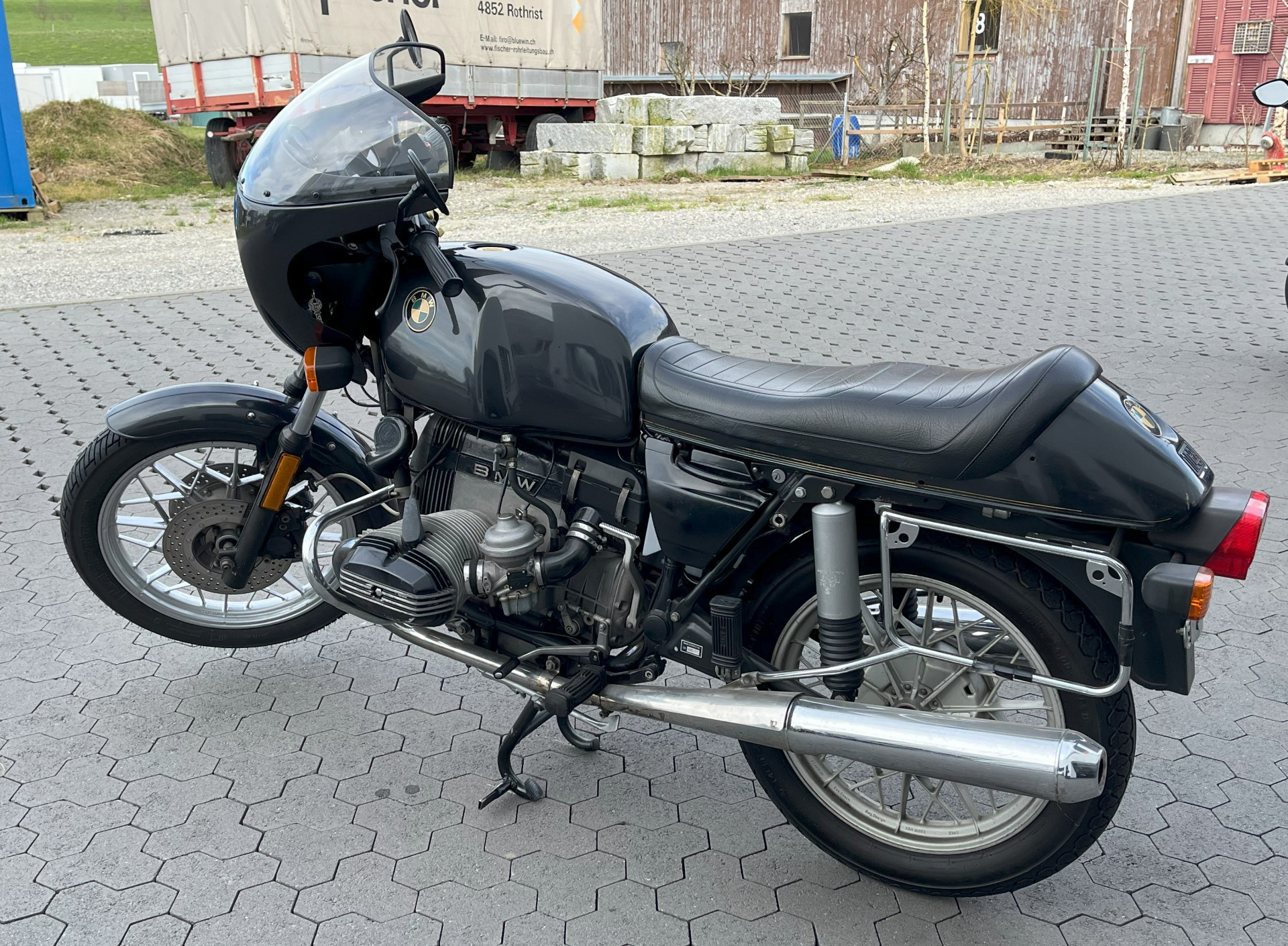 BMW R 100-showroom-element-2
