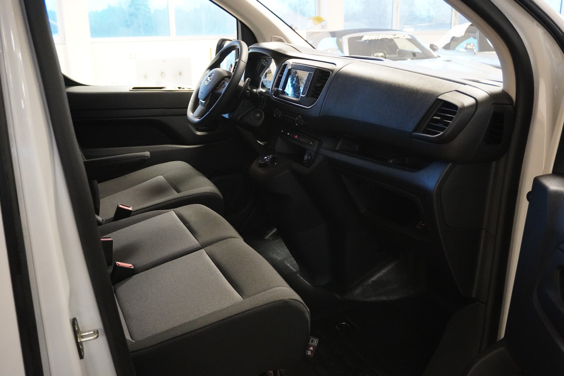 OPEL Vivaro Cargo 2.0 D s/s M-image-6