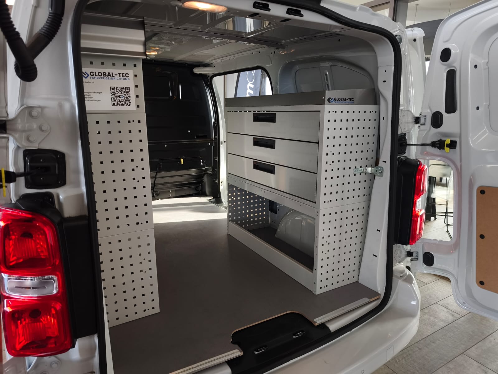 OPEL Vivaro Cargo 2.0 D s/s M-image-7