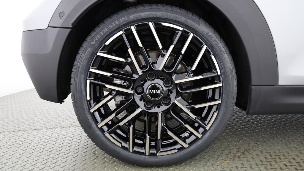 MINI Cooper S Cabrio-image-9