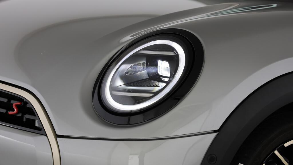 MINI Cooper S Cabrio-image-15