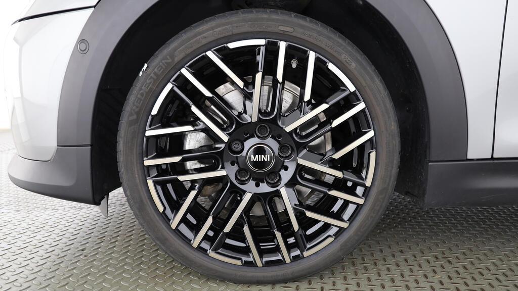 MINI Cooper S Cabrio-image-8