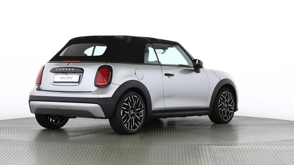 MINI Cooper S Cabrio-image-3