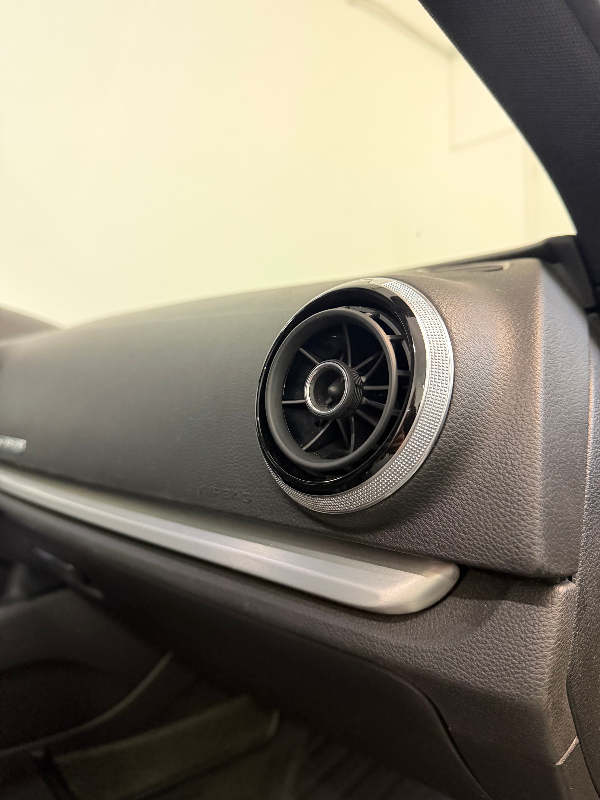AUDI S3 Sportback 2.0 TFSI quattro-image-12