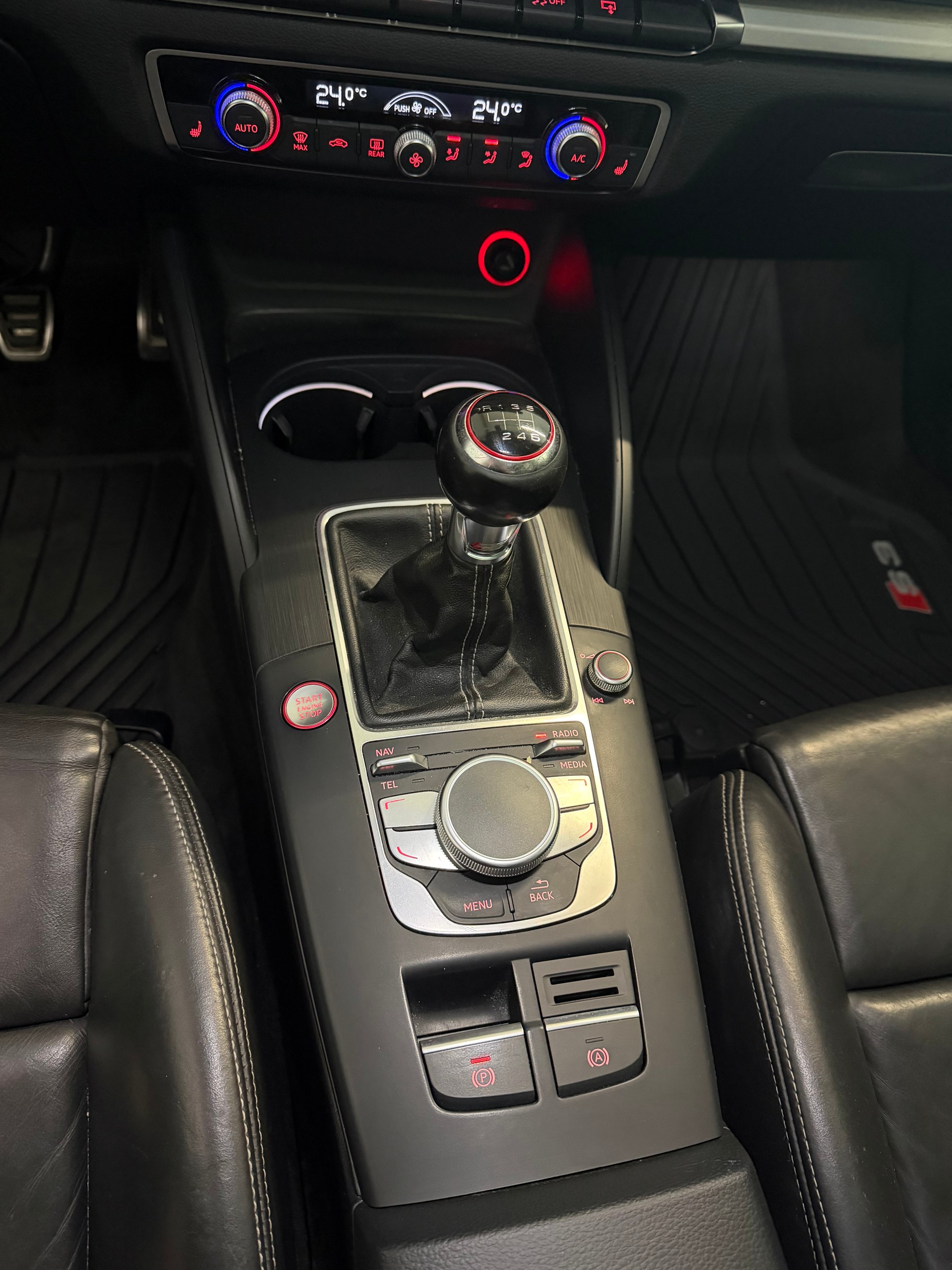 AUDI S3 Sportback 2.0 TFSI quattro-image-8