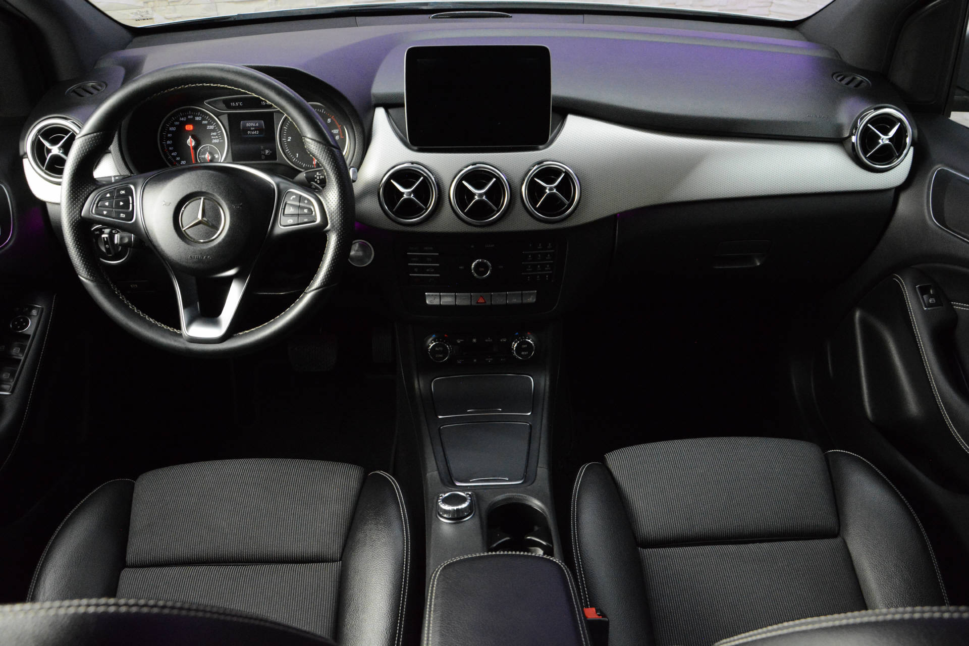 MERCEDES-BENZ B 220 d Urban 4m-image-10