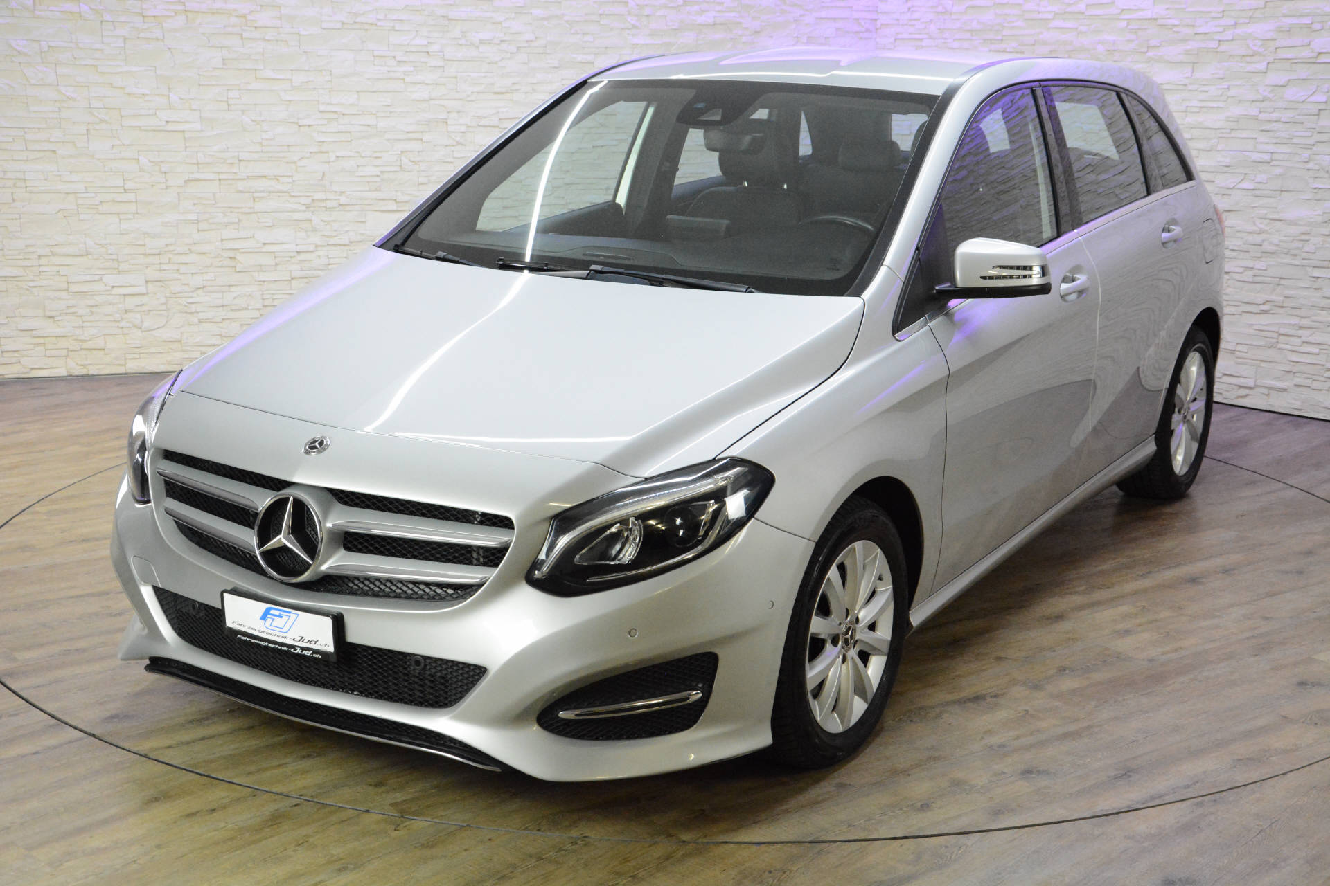 MERCEDES-BENZ B 220 d Urban 4m-image-6
