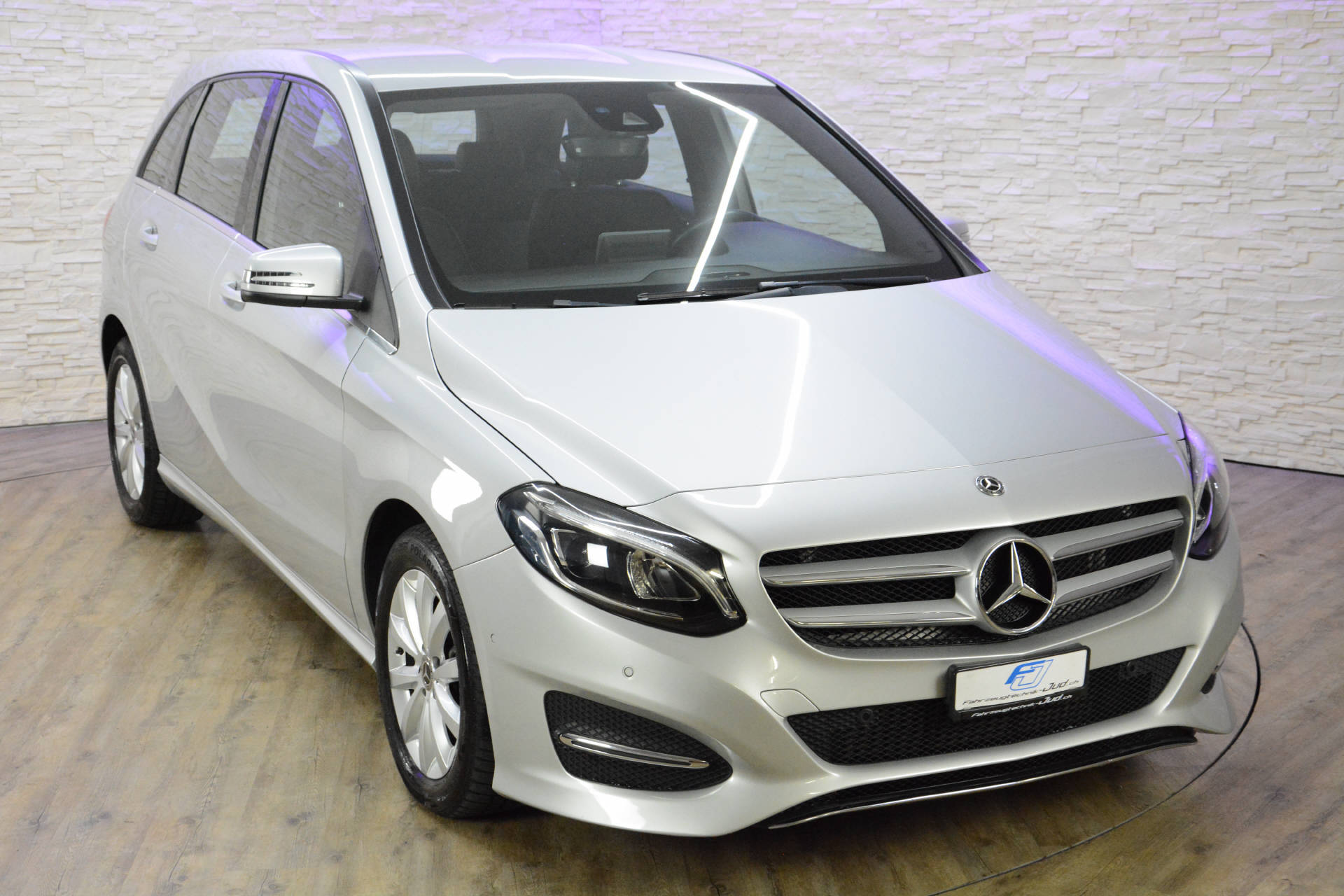 MERCEDES-BENZ B 220 d Urban 4m-image-7