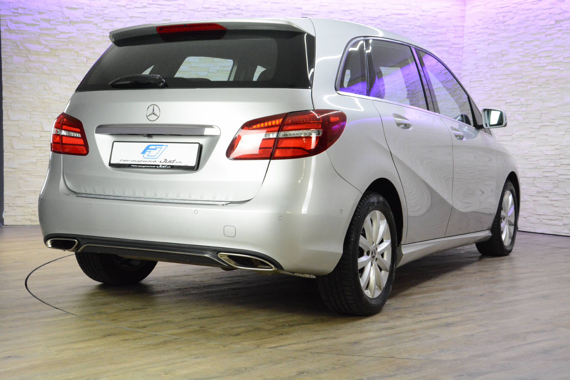 MERCEDES-BENZ B 220 d Urban 4m-image-4